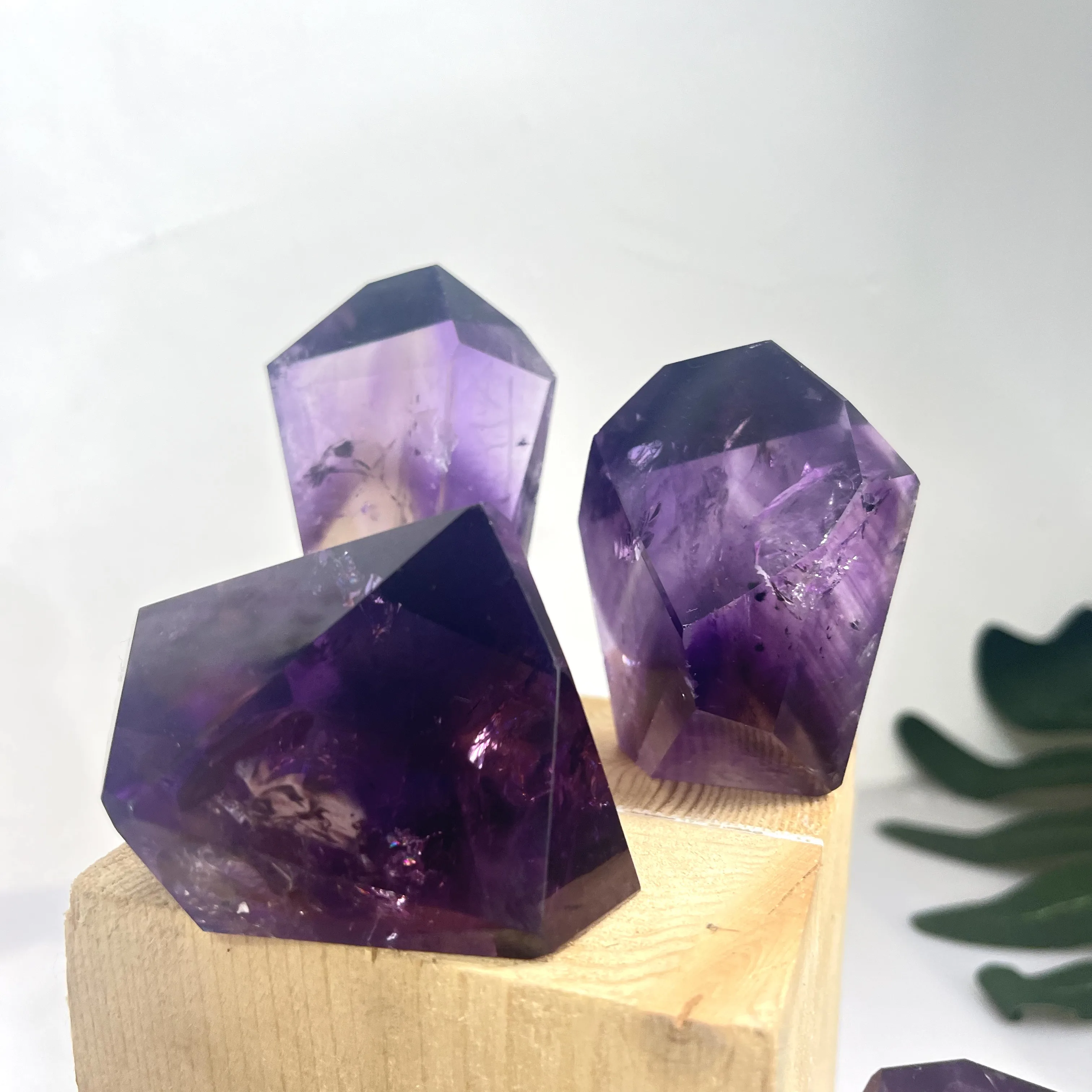 Factory Wholesale Polished Crystal Healing Stones Irregular Crystal Free Form Amethyst Free Form For Home Decoration