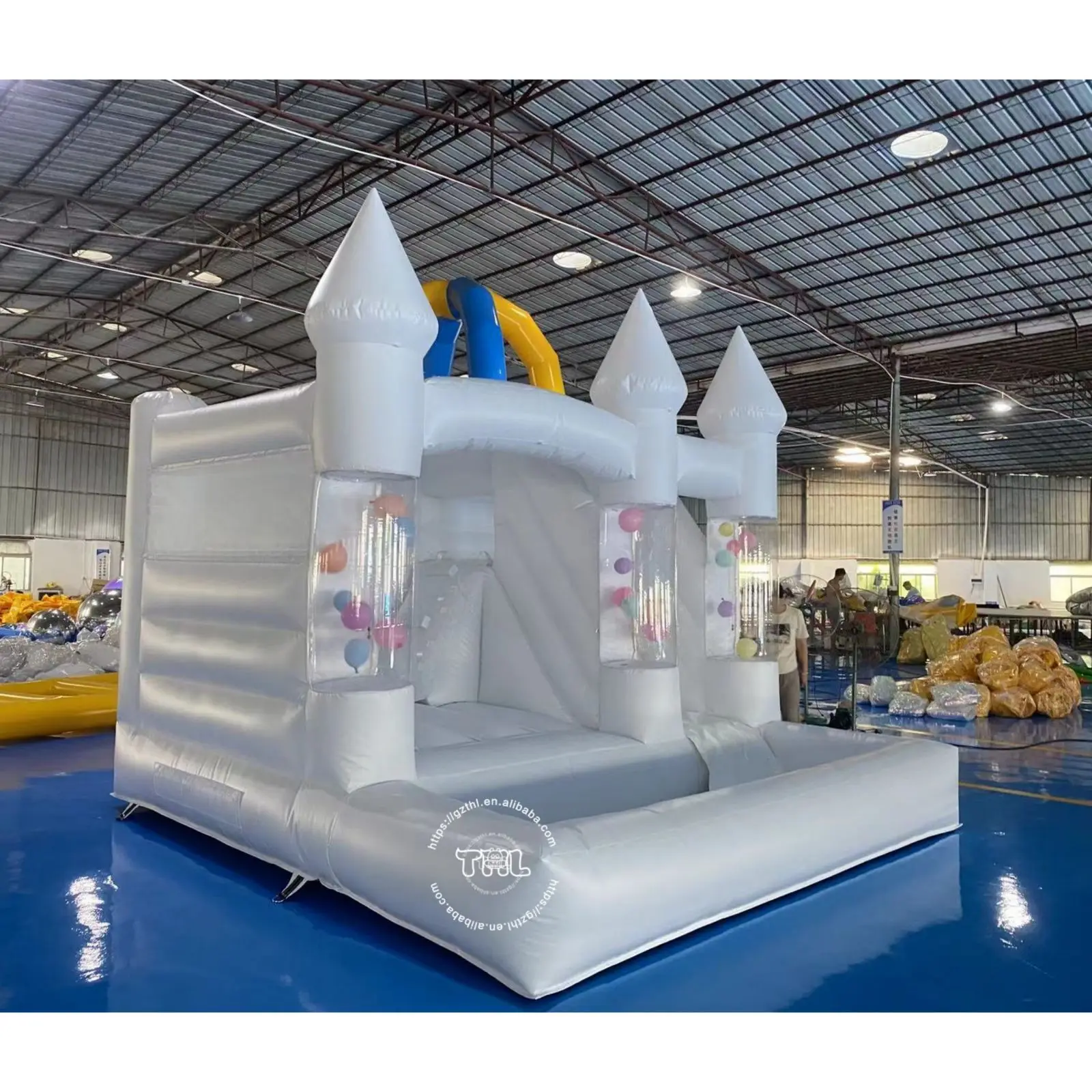 New Design Commercial Bounce House Bouncy Castle Inflatable Balloons Move White jumping castle For Kids