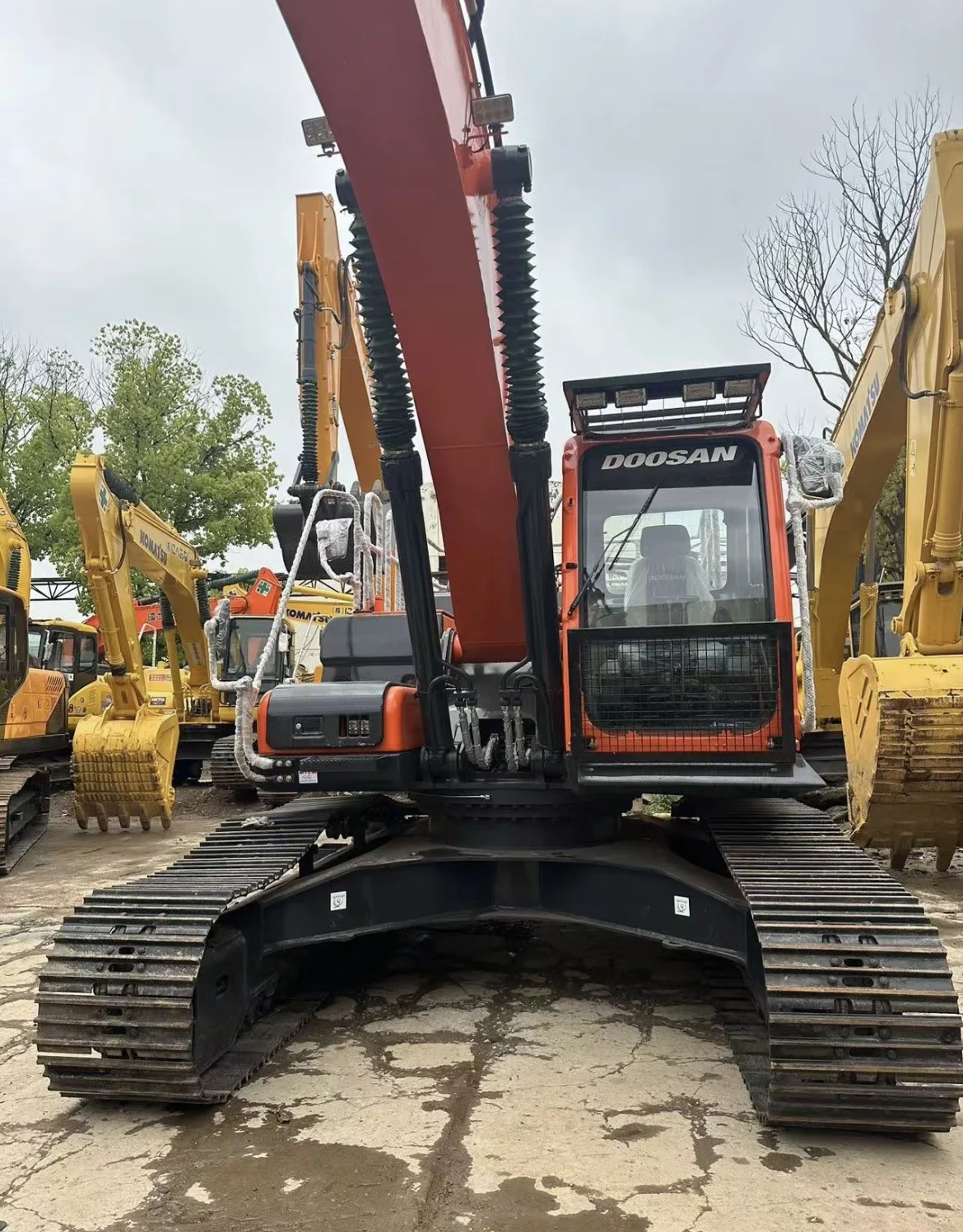 Подержанный тяжелый экскаватор Doosan DX300 DX300-9C строительный гусеничный с хорошим оборудованием