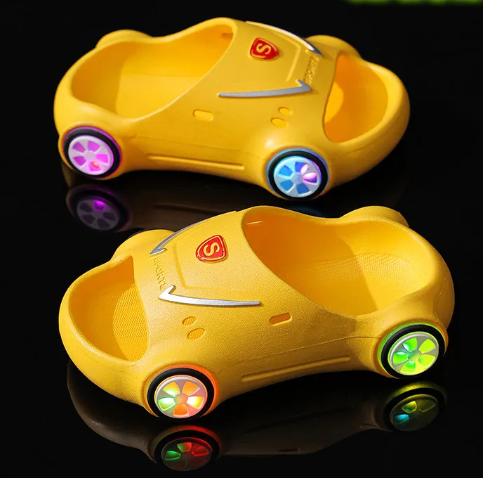 Wholesale China Factory Latest Fashion Cute Cartoon Cheap Children Slippers EVA Kid Led Light Sports Car Clogs