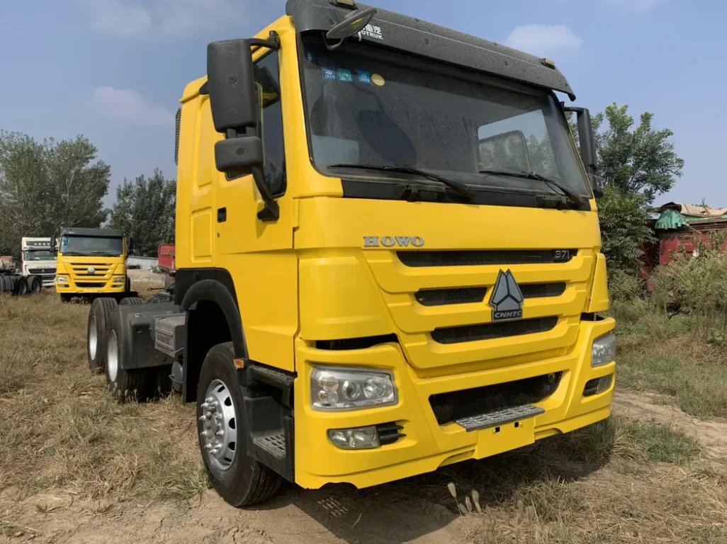 China Favorable Price Sinotruk HOWO 10 Wheels 371/420 HP Tractor Truck