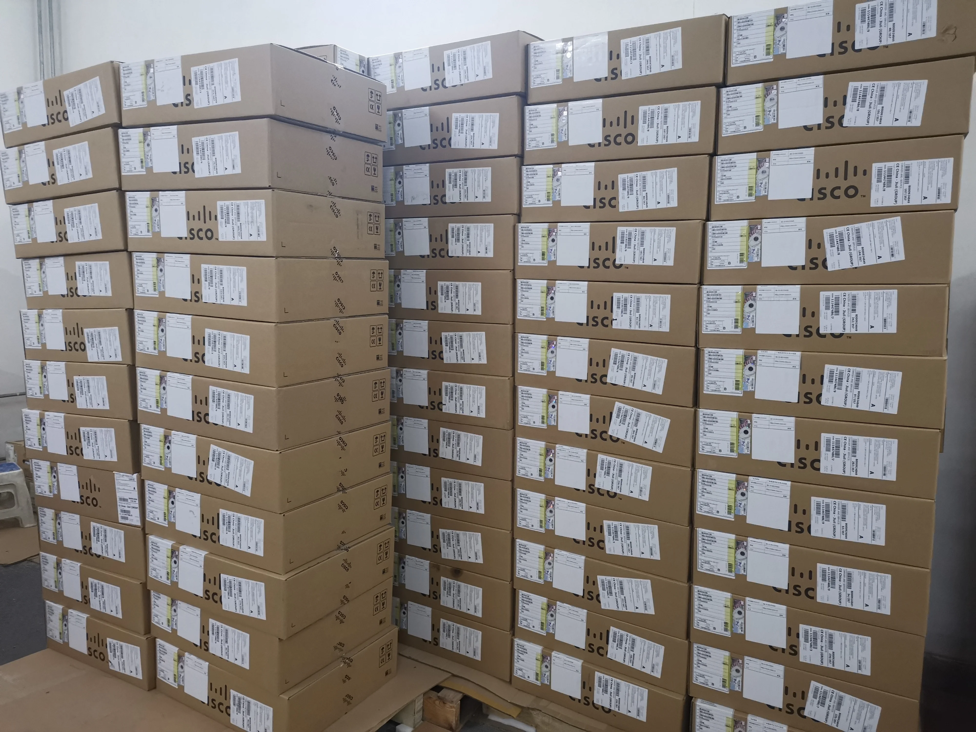 Original new sealed 9300 Series 24 Port Poe Switch C9300-24P-E