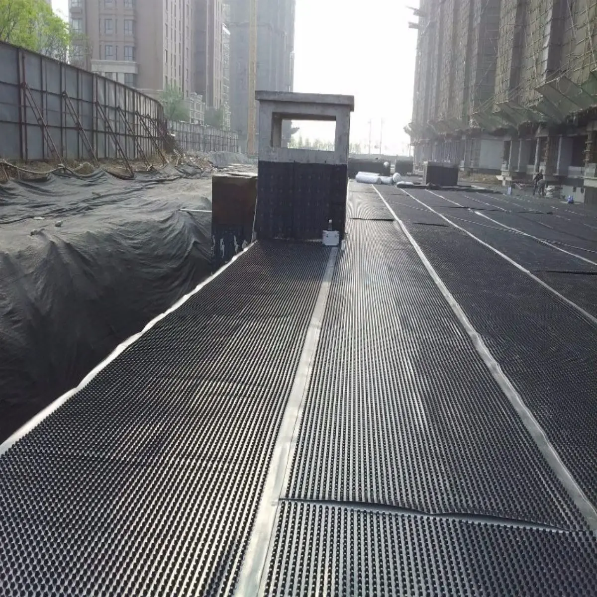 Drainage board cell gravel grid water flow waterproof membrane drain mat