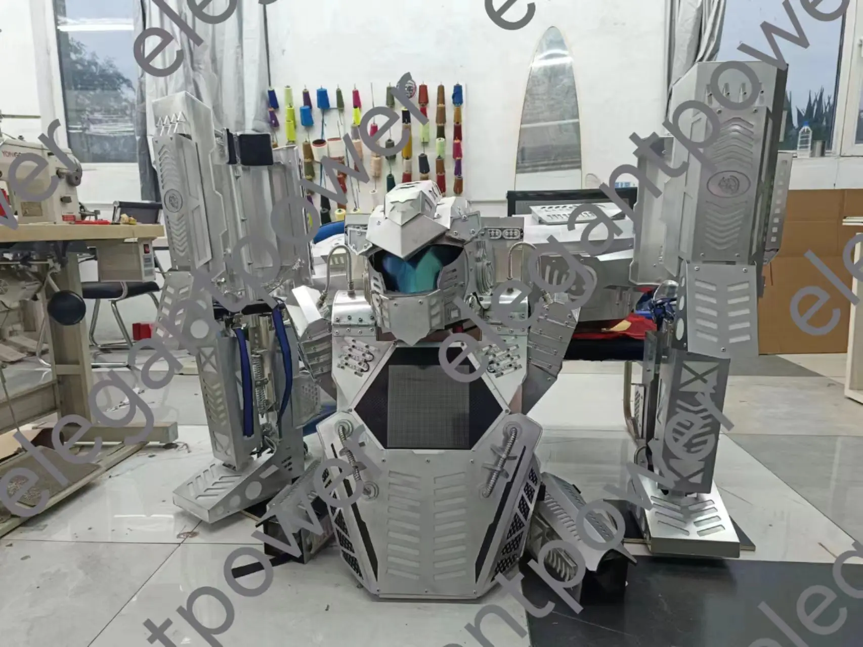 Hot sell  Mega  Aluminum  Stilts Walker  Robot Led Costume with Battery Kryoman Event Performance Props