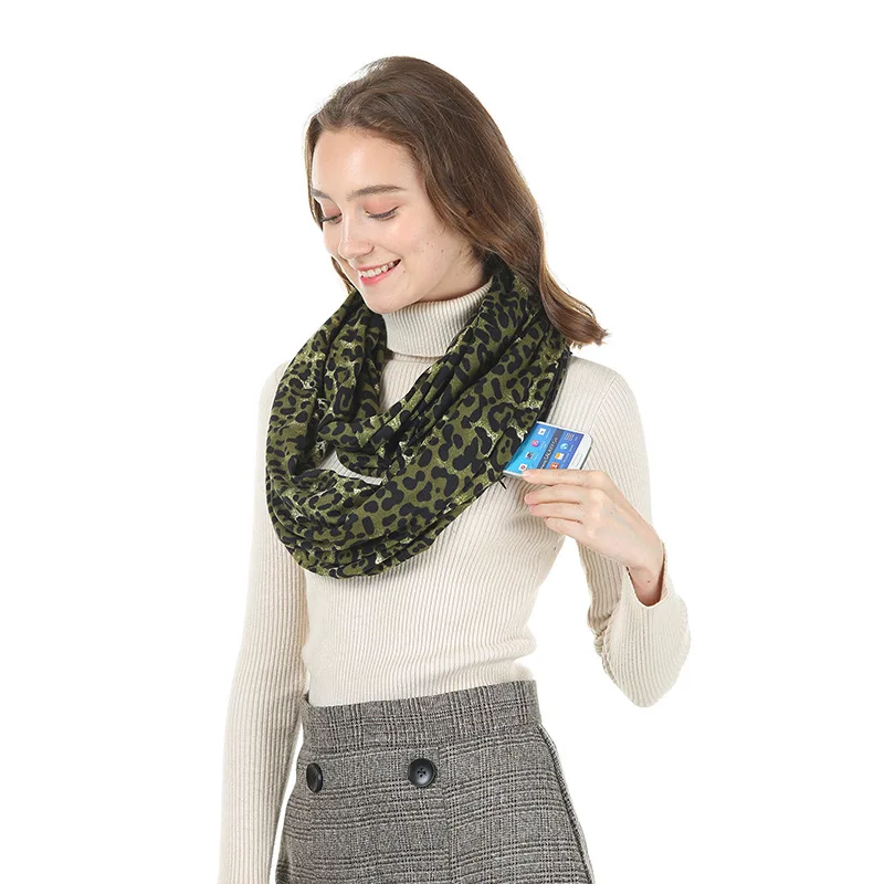 High Quality Leopard and Snake Pattern Infinity Loop Scarf with Hidden Zipper Pocket for Women Lightweight Solid Color Scarf