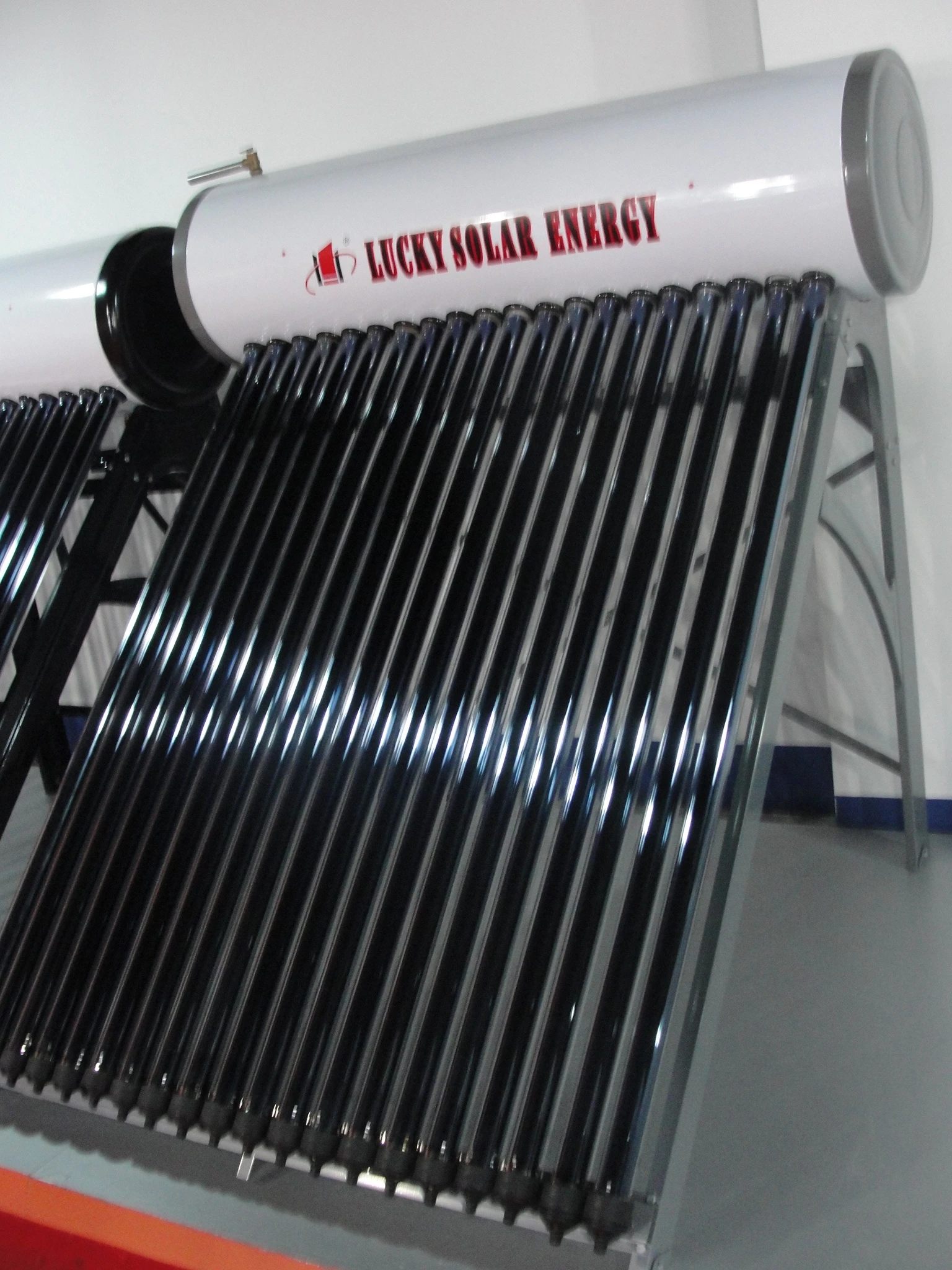 Sola Water Heater, Compact Solar Water Heater, Vacuum Tube Solar Water Heater