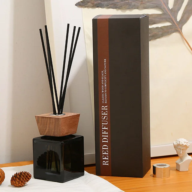 Vietnam Wholesale 100ml Perfume Oil Reed Sticks Empty Glass Diffuser Bottles With Wood Caps