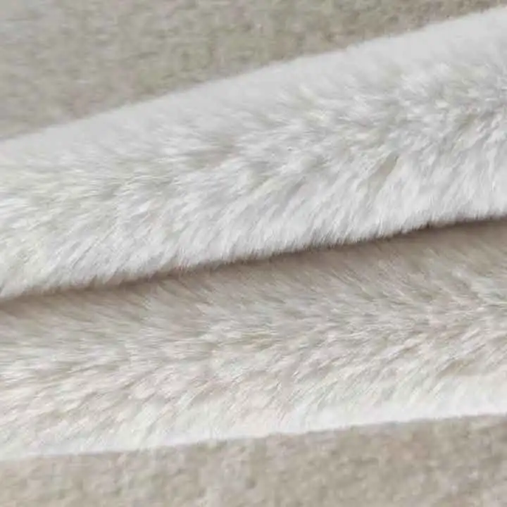Оптовая продажа, плотная белая плюшевая полярная 100% из искусственного меха, полиэфирная пряжа, окрашенная трикотажная флисовая ткань для зимних пальто
