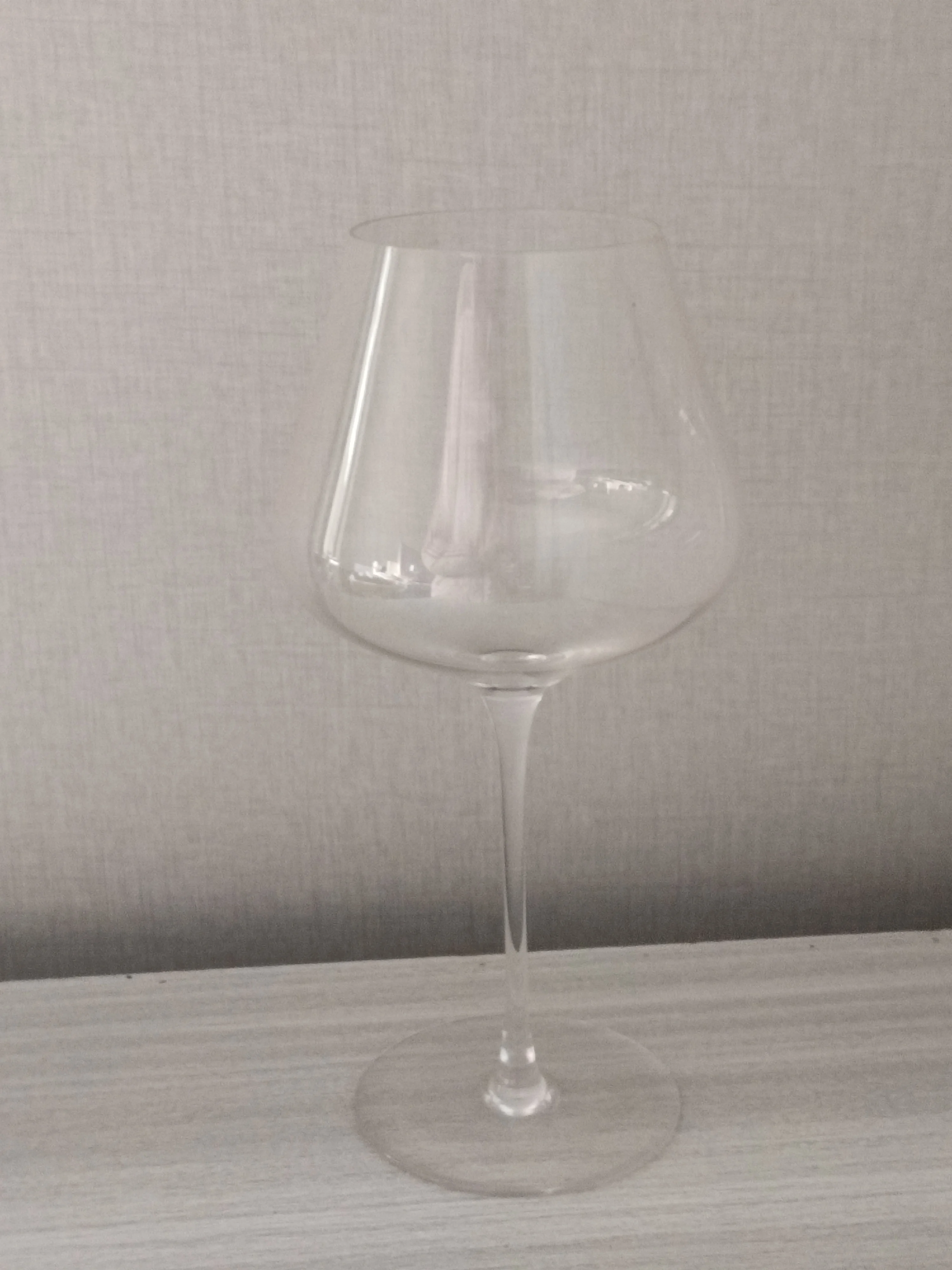 High quality party tall wine glasses with transparent color support for family gatherings