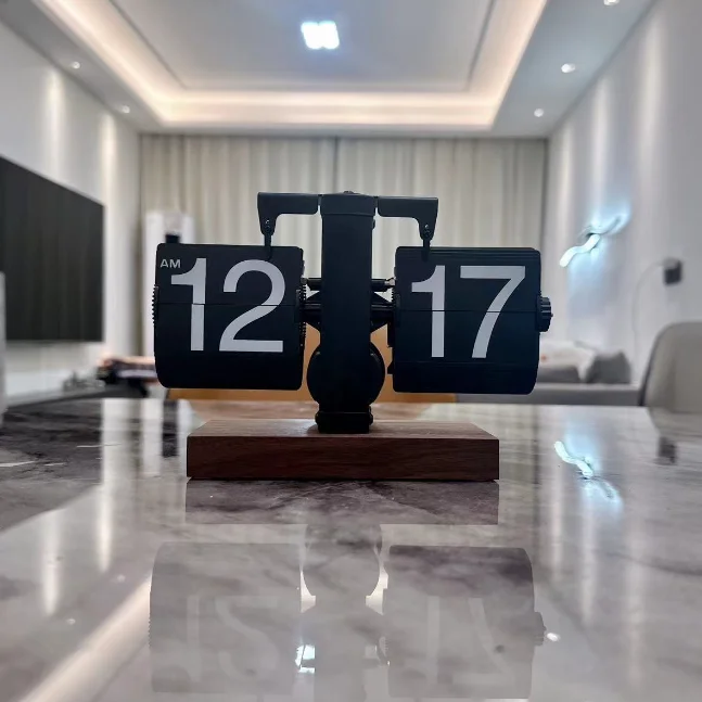 Nordic Light luxury style digital desk clocks auto page turning table clocks fashion decorations flip clock
