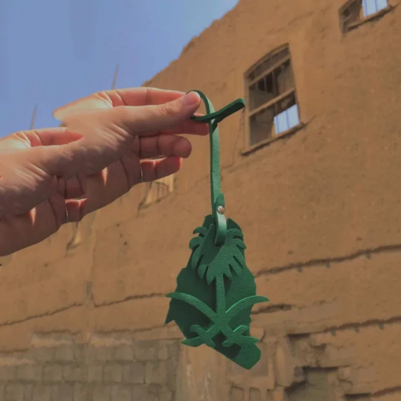 PU Leather Palm Tree Saudi Map Keychain Car Hanging Decoration Key Chain Long Chain Design Women Bag Charm Pendant