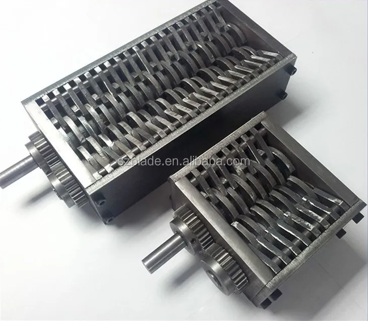 Double shaft shredder blade for cutting hard plastic