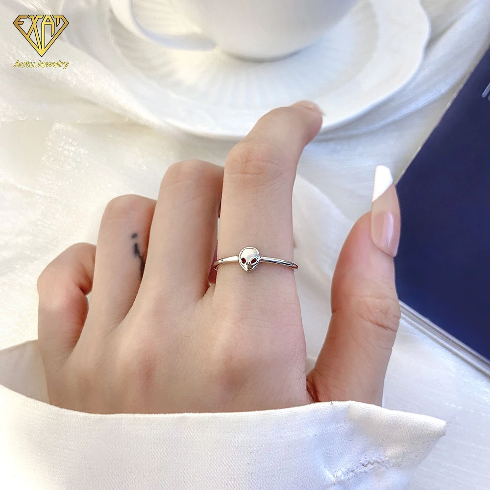 Fashion jewelry gold plated tiny Alien head design copper split ring