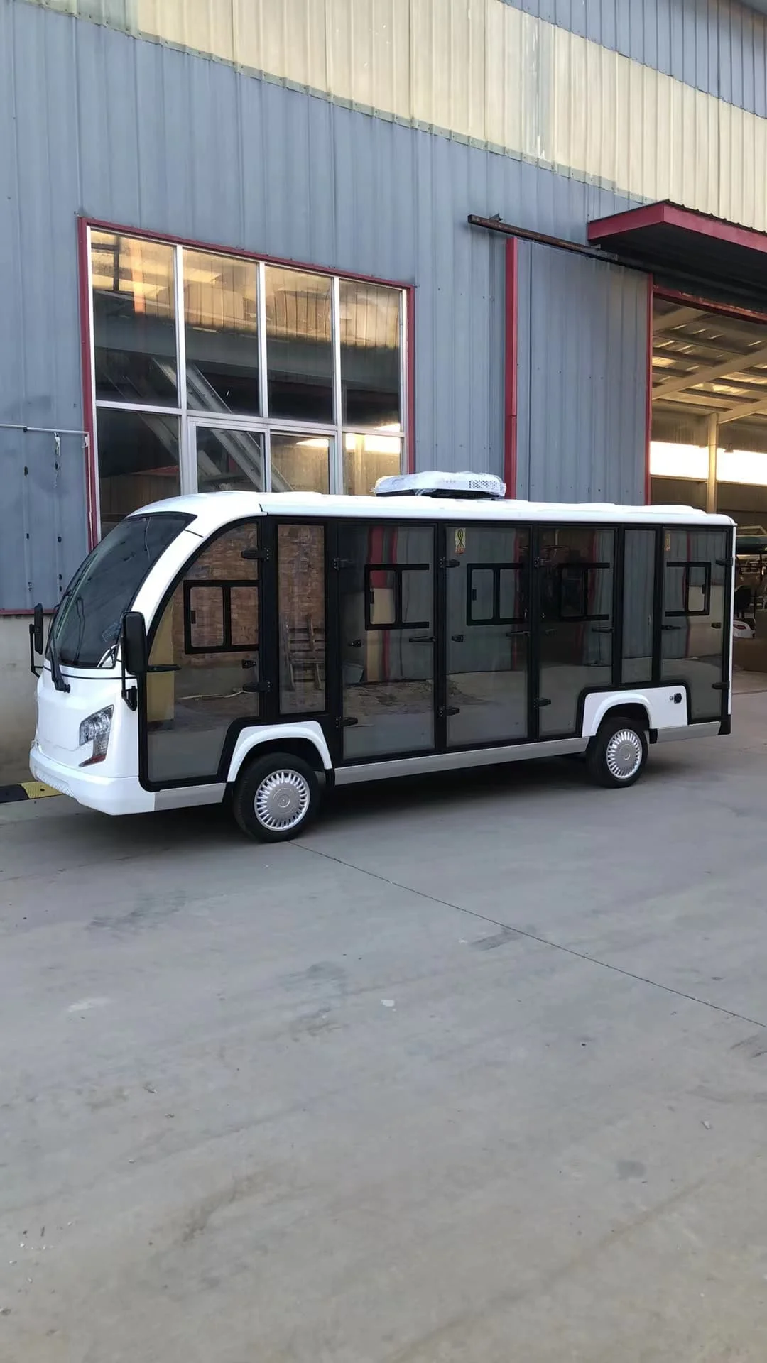 Sharefer Battery Operated Tourist Sighting Shuttle Bus Electric Vehicle Pure Electric Cart 11 Seats electric sightseeing bus