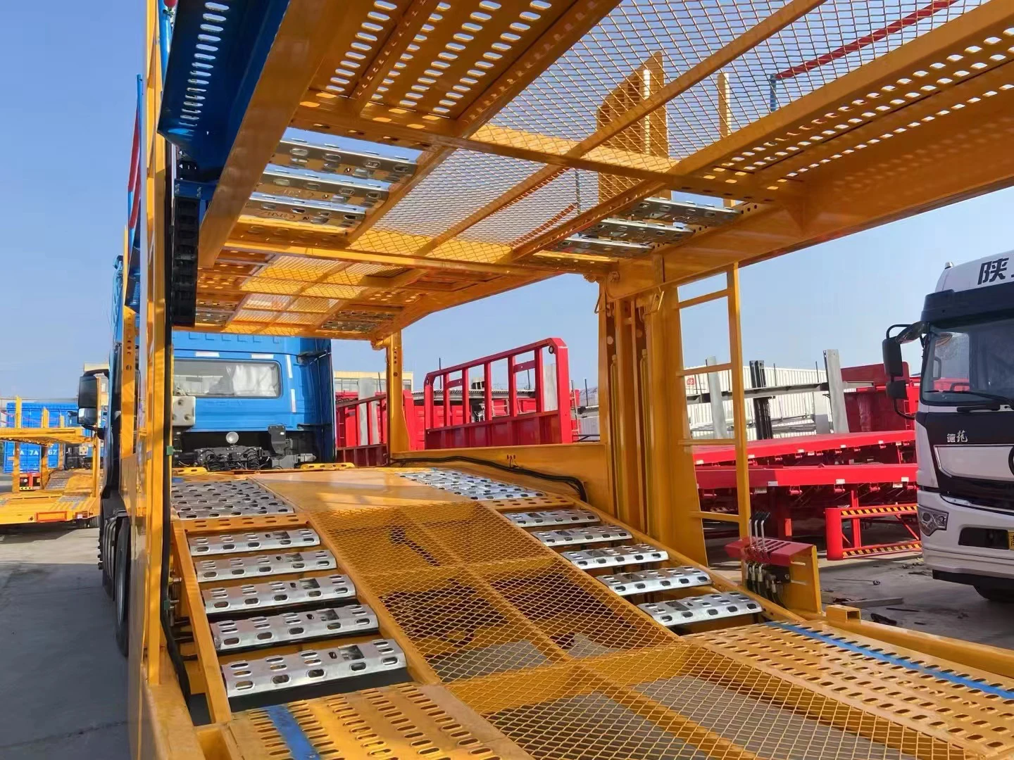 2024 New car transport trucks transport passenger and cargo car