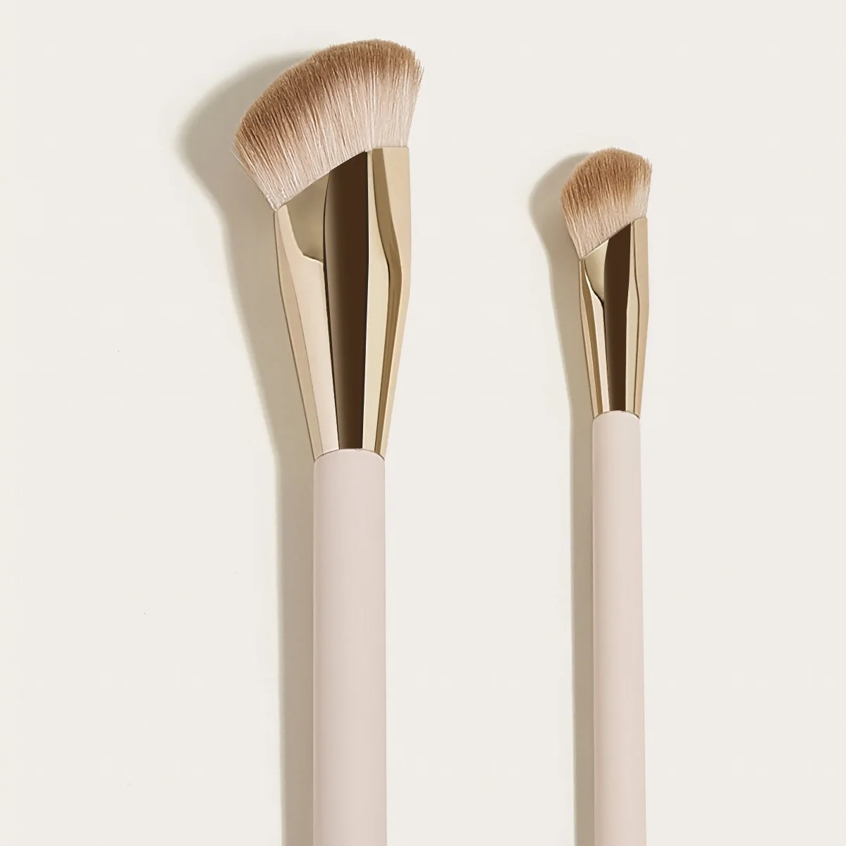 Most Popular 2Pcs 2021 New Single Concealer Brush Finger Shape Brush Foundation And Concealer Brush
