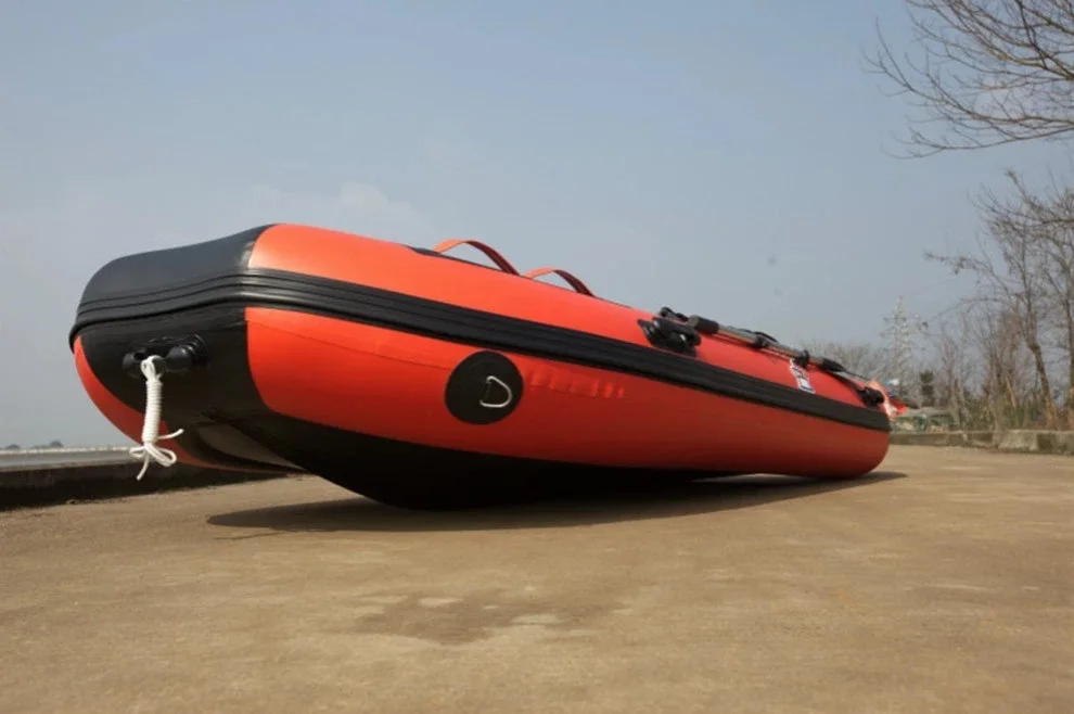 Inflatable canoe boats 4 person fishing inflatable boat with Paddles and pump