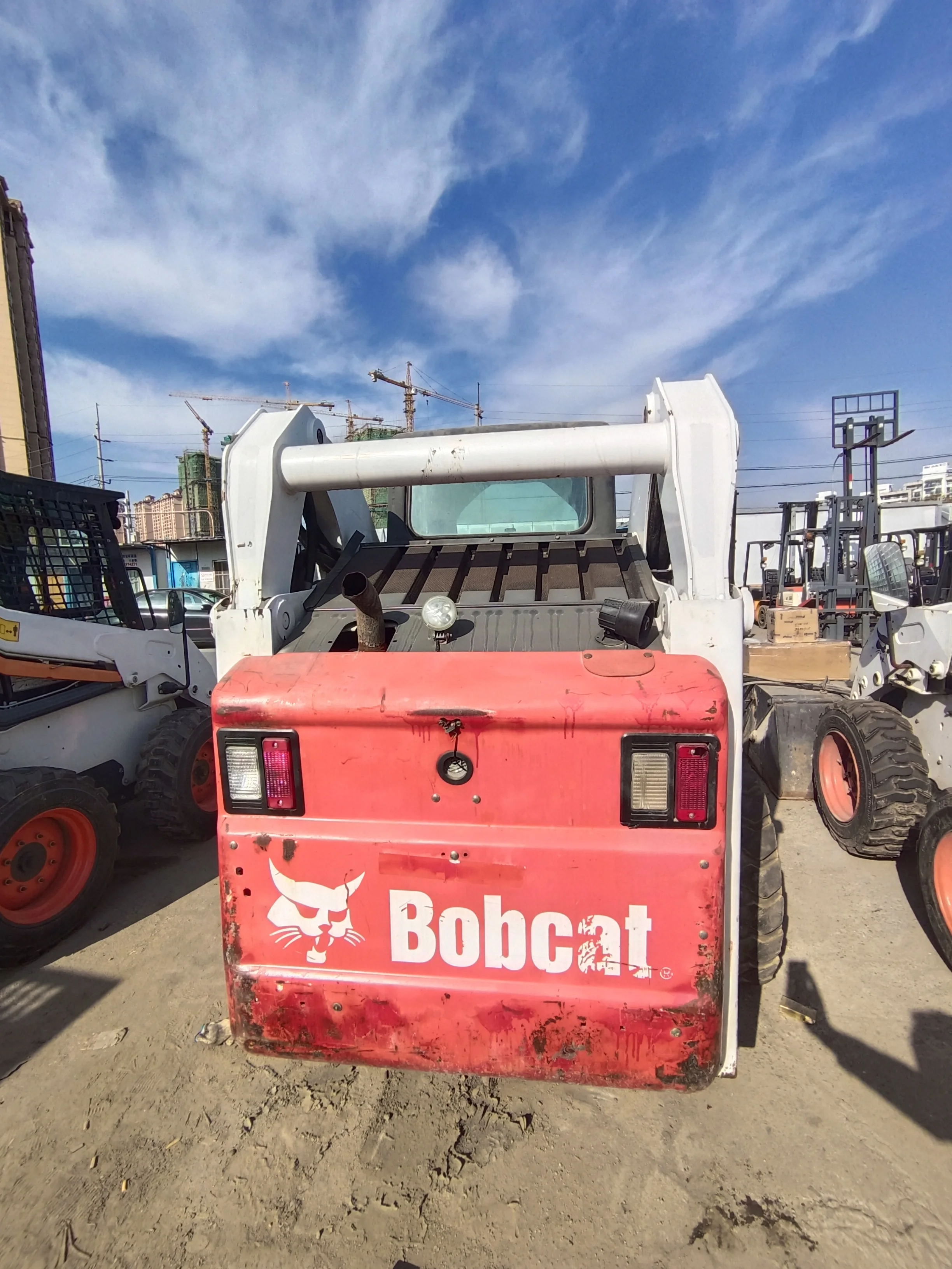 Новинка 95% б/у мини-погрузчик с бортовым поворотом BOBCAT S300 мини-колесный экскаватор-погрузчик