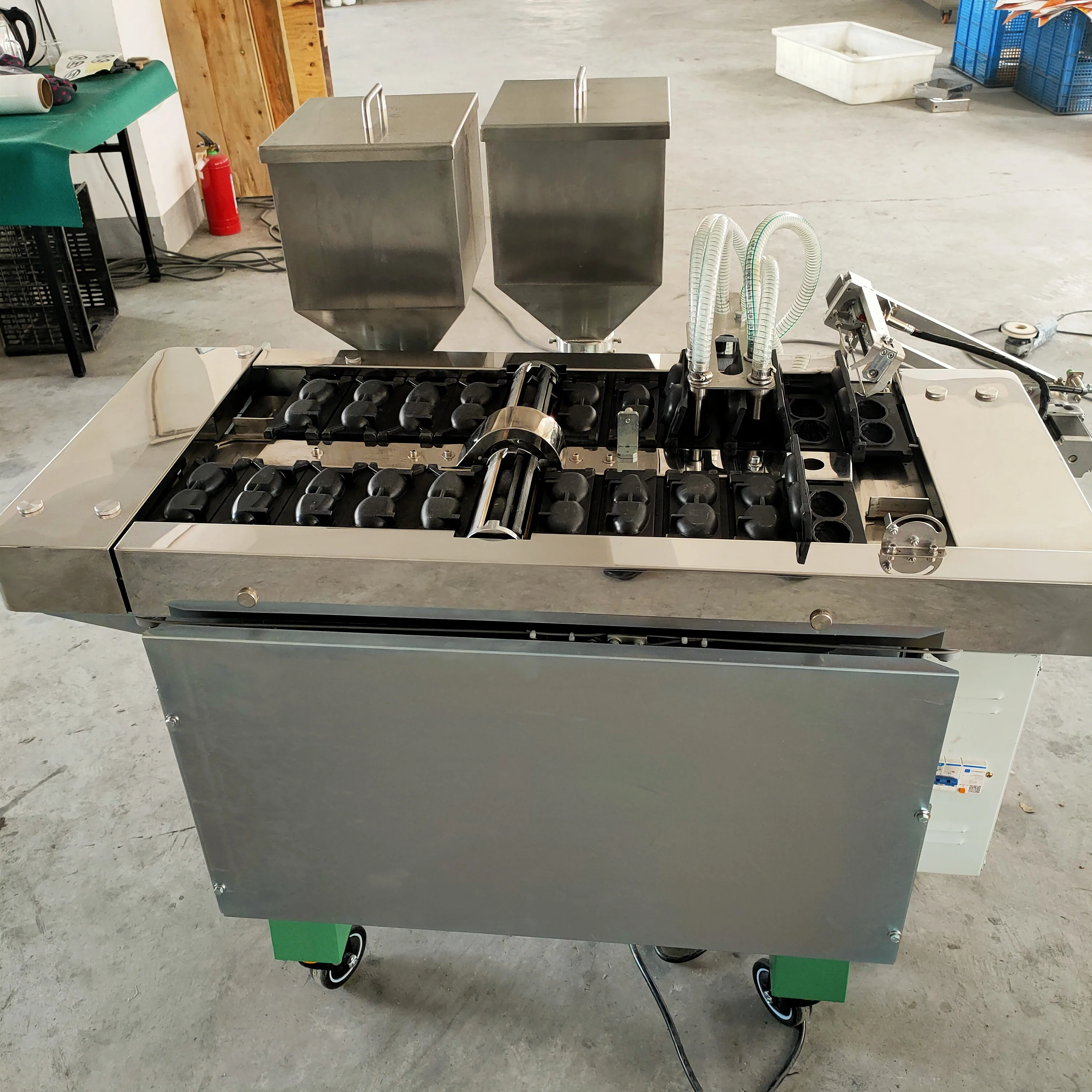 Low price manjoo cake sponge cake maker making machine fully automatic