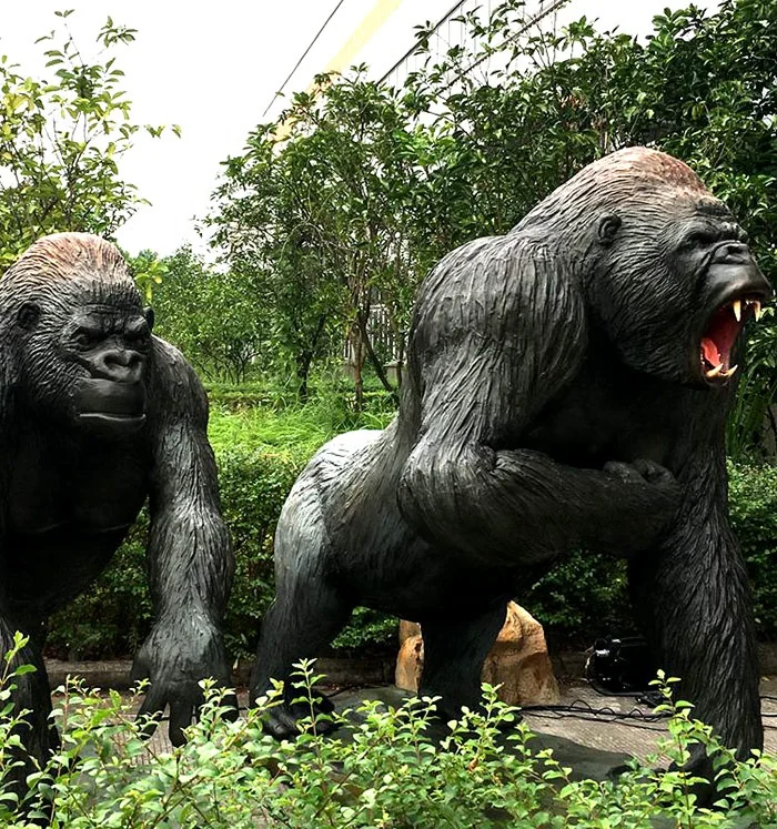Customized Design Realistic Resin Fiberglass Sculpture Animal Gorrila Statue Fiberglass Material Artificial Outdoor Decoration
