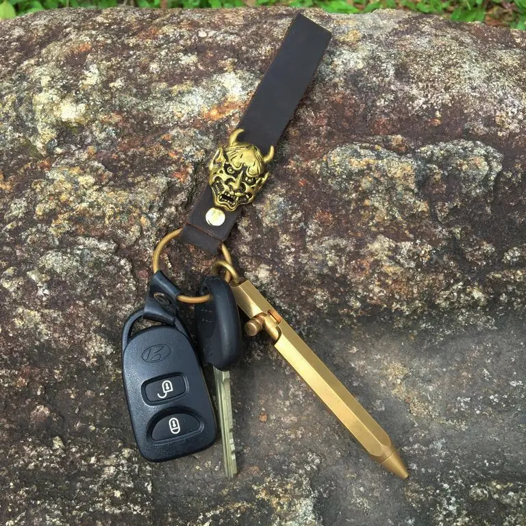 Retro Masterpiece Six Edge Personalized Logo Hexagon Ball Pen Defense Mini Pocket Brass Bolt Action Pen with Key Ring