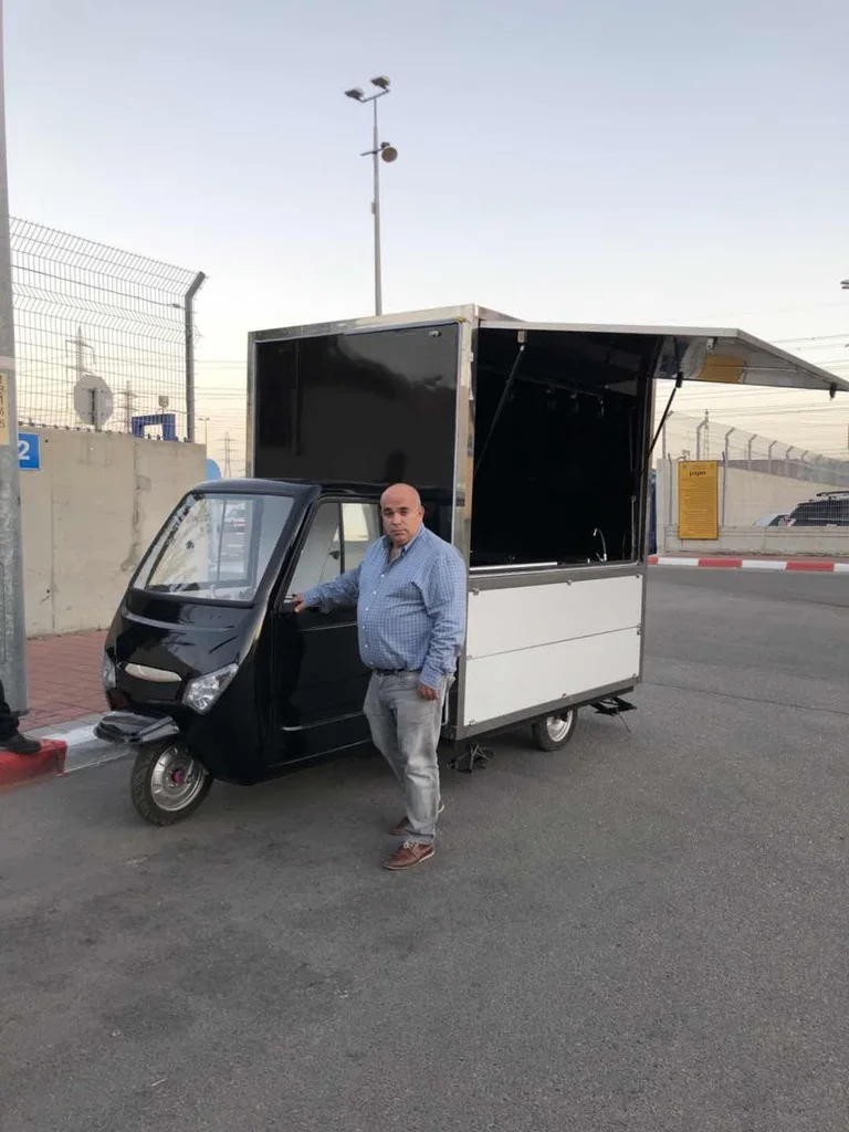 New Style Small Hot Dog Pizza Food Cart Snacks Coffee Van Mobile Kitchen Food Kiosk Ice Cream Truck For Sale