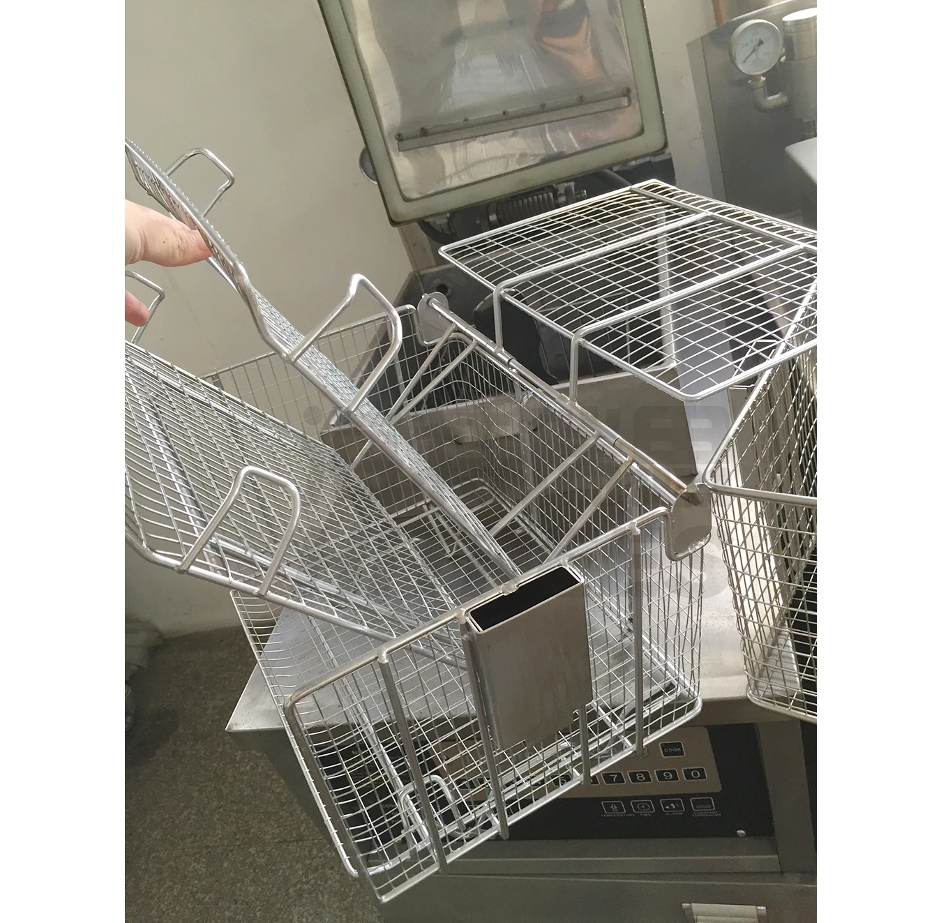 Easy Operation Banana Chips Deep Fryer  For Trout Fillet Cutting With High Yield