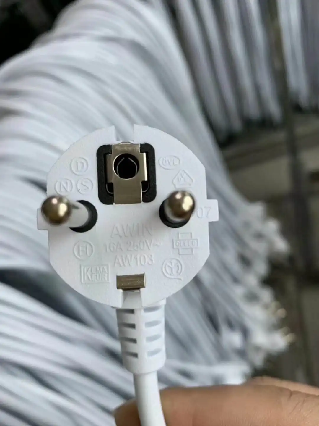 Manufacturing European Schuko AC DC Power Cord 2 Round Pin Plug 3 Pin Male Plug Plastic Injection Mold Price
