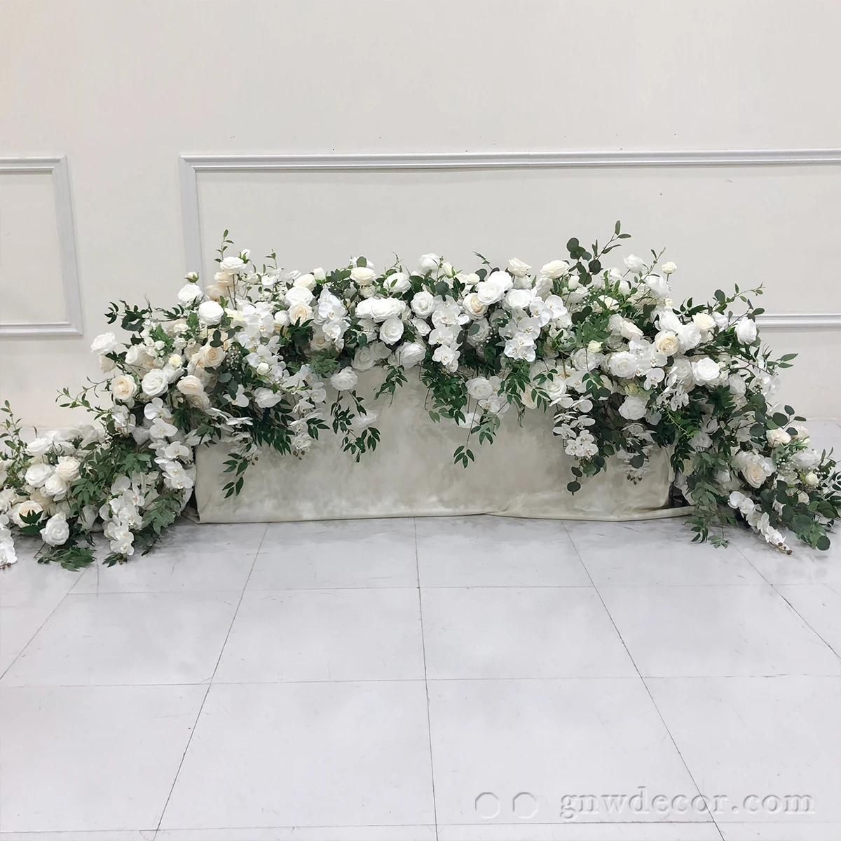 Artificial Eucalyptus Garland with Flowers Rose Orchid Flower for Table and Aisle Tunnel Decoration