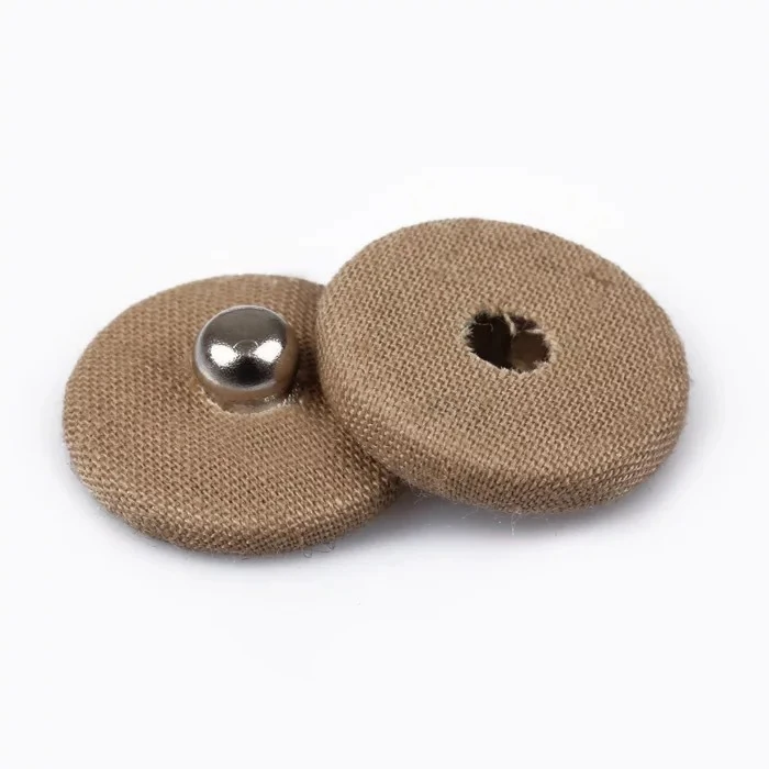 Fabric covered snap button and fancy cover snap
