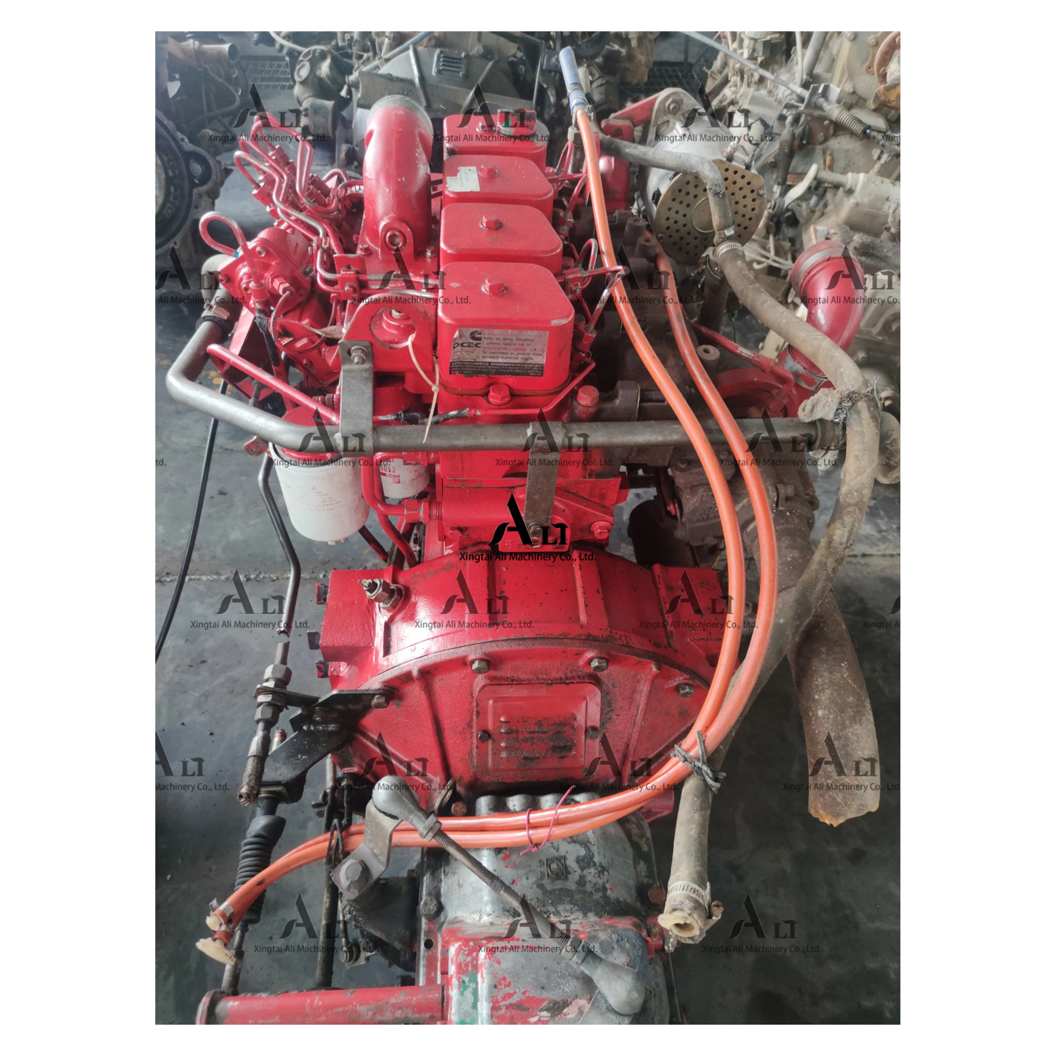 Low price and Good Quality 4BT 4 cylinder Second hand engine Large pump For Cum mins Trucks