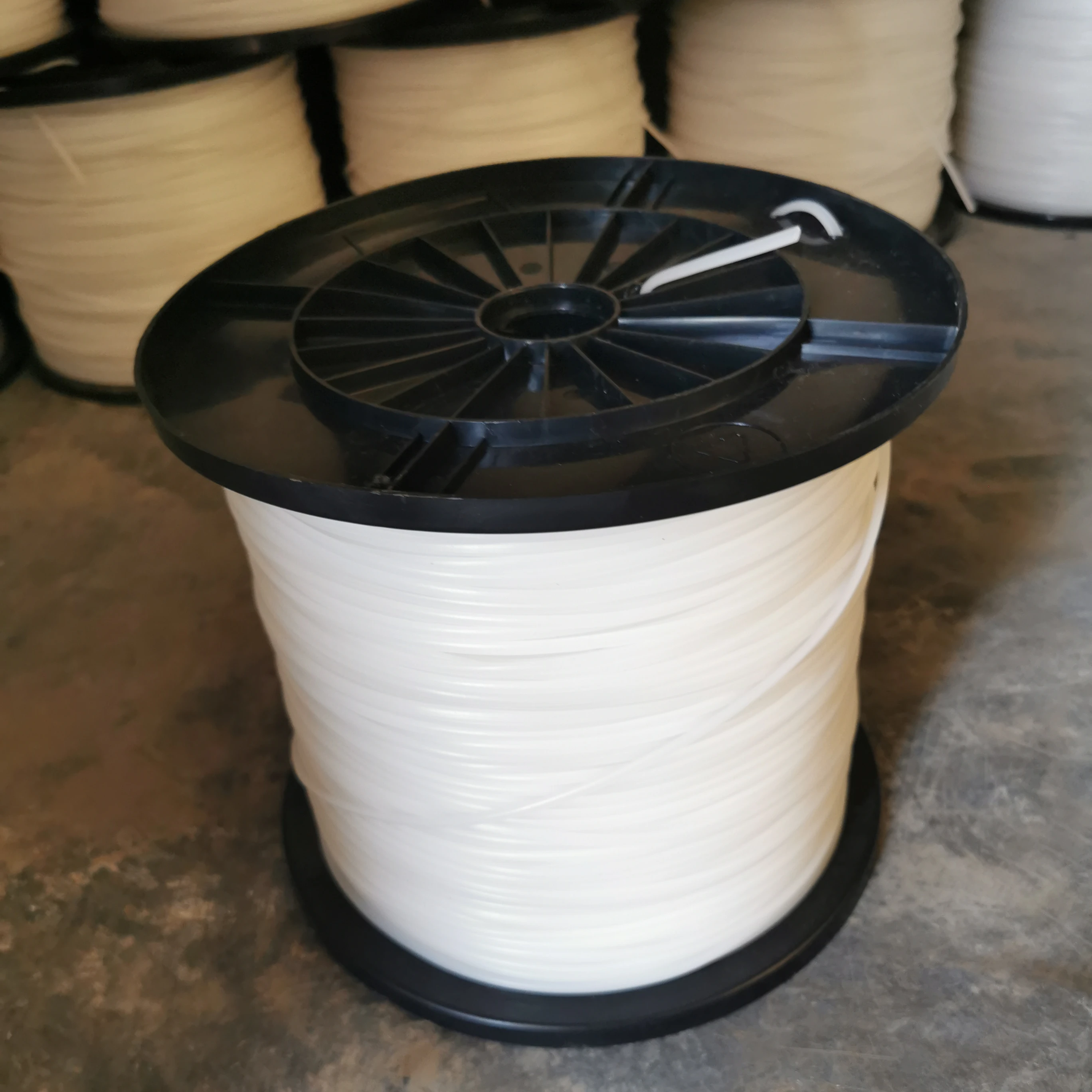 natrual color virgin polyethyele thermoplastic welding rod  dia 4mm in spool