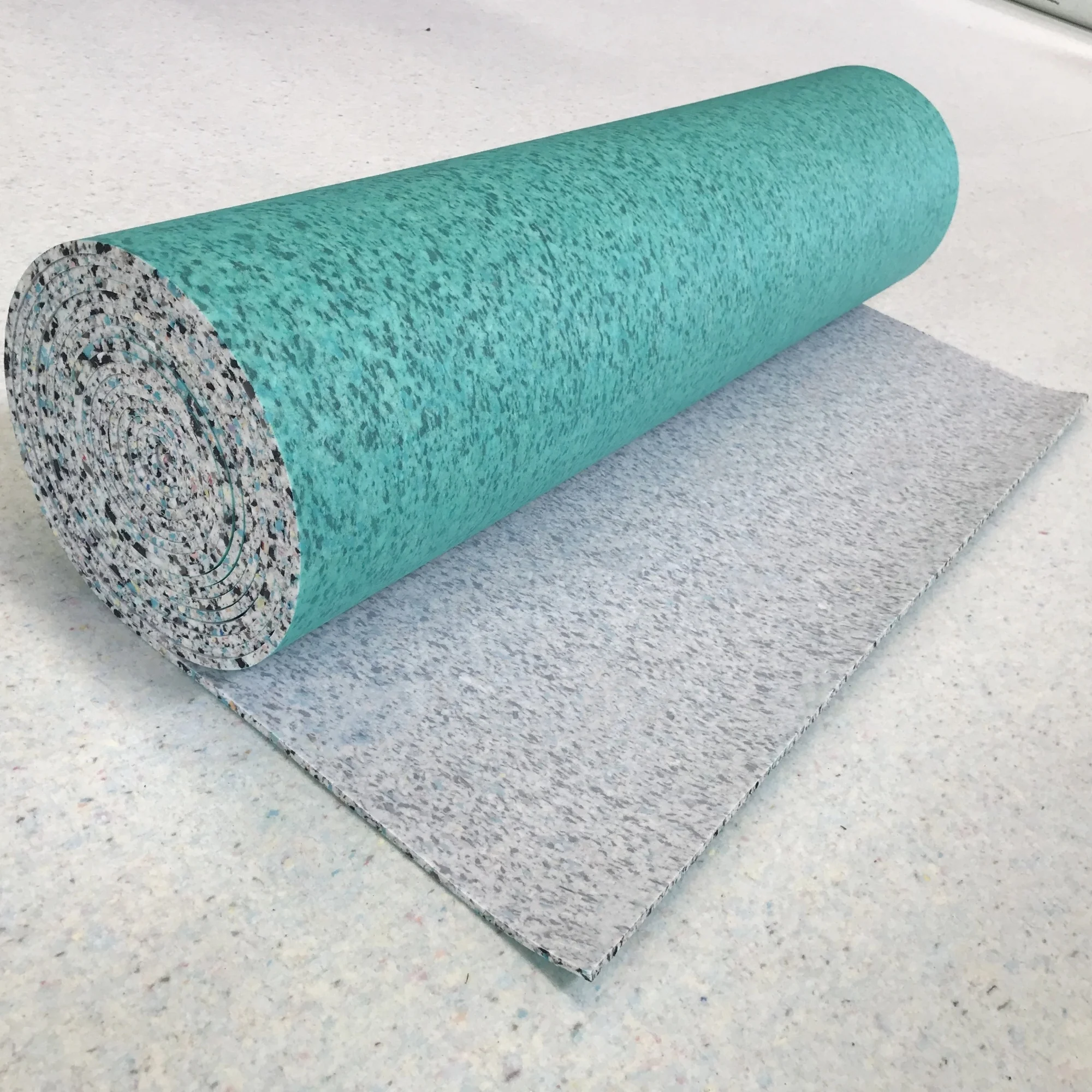 Soundproof non slip mat 9mm surface covered with PE film and non-woven fabric carpet underlay