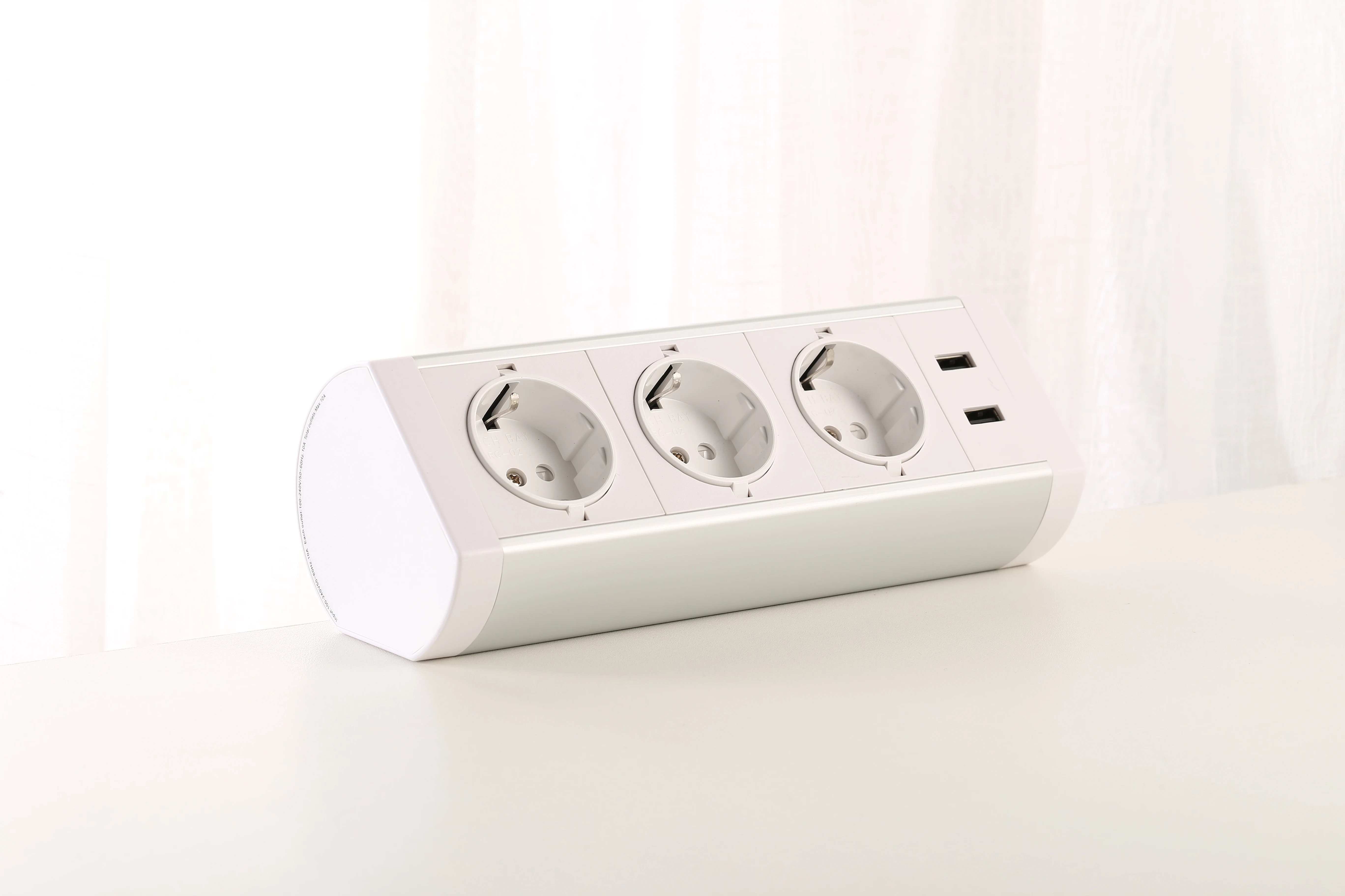 UK standard for office Removable Desktop Mount Multi-Outlets power outlet Clamp table socket with Dual USB