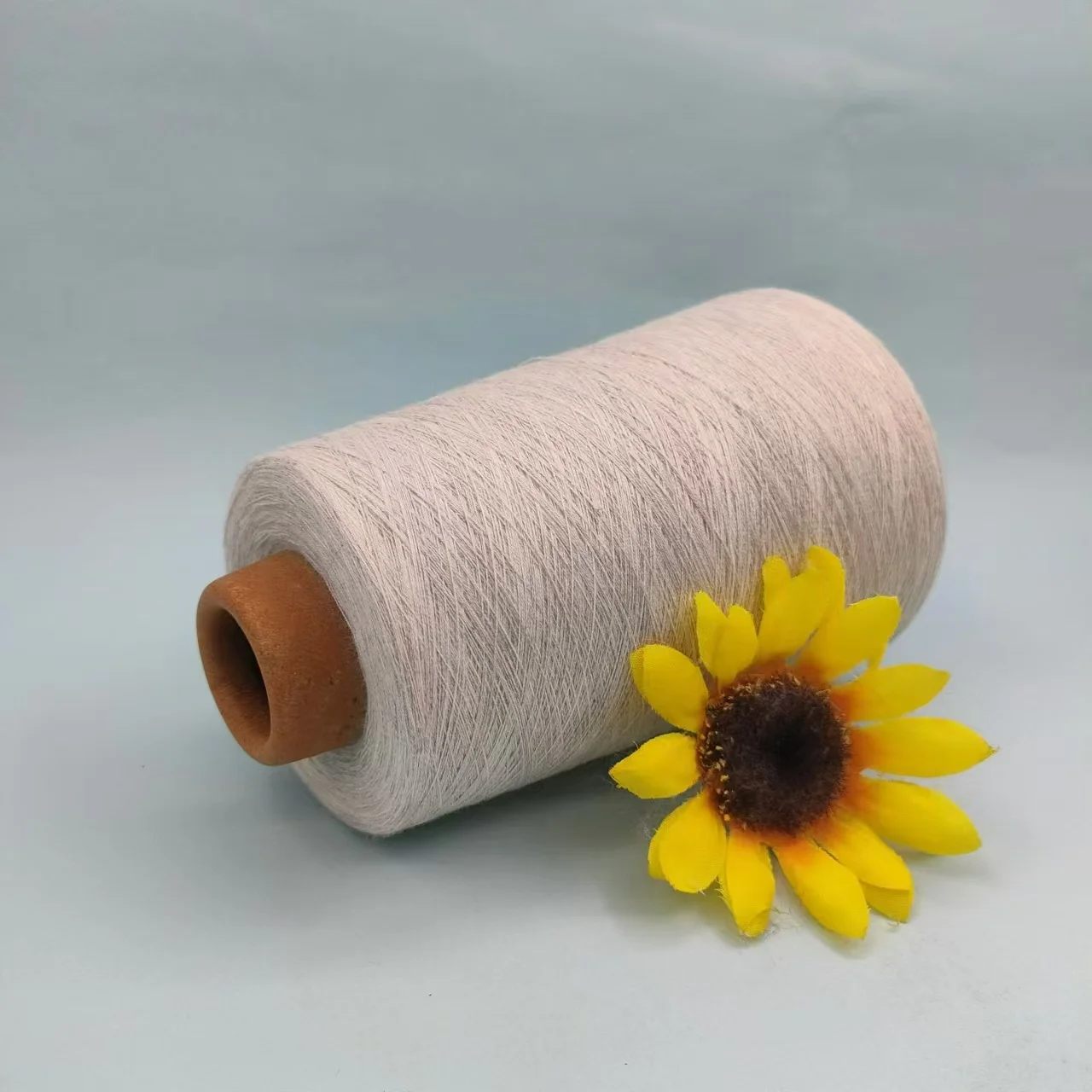 Antistatic 60% Modacrylic 38% Cotton 2% Conductive Fiber Blended Yarn for Special conveyor belt