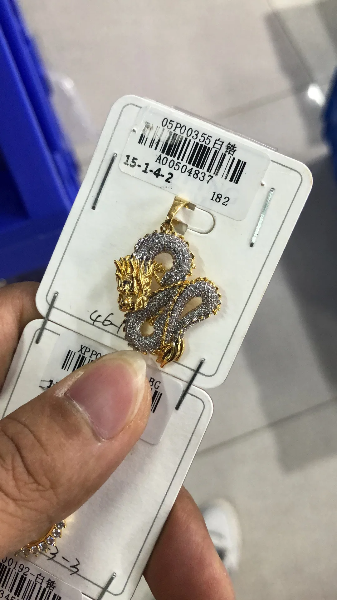 35831 xuping customizable fashion hot sale of traditional culture dragons into myths and legends pendants