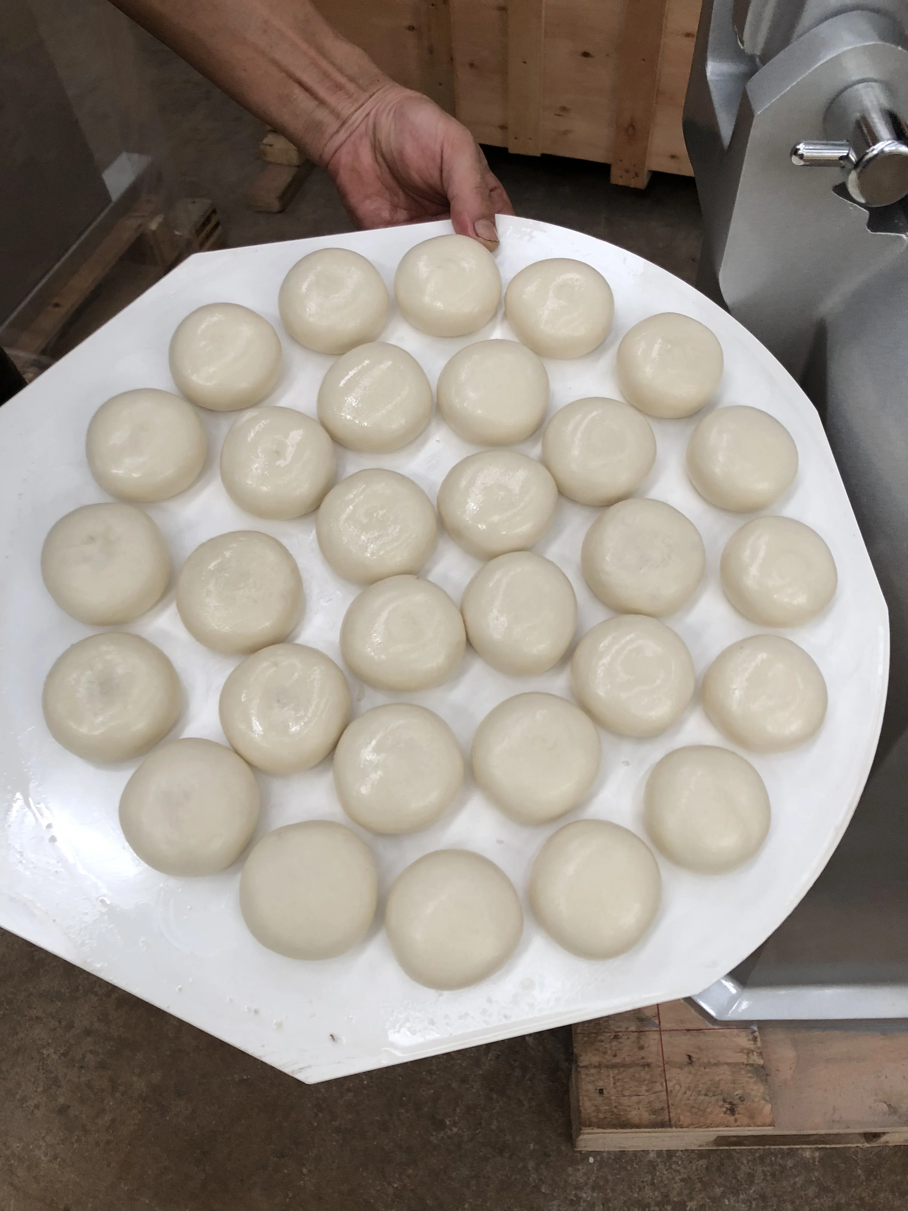 Easy to Operate High Quality Burger Buns Dough Divider Rounder Small Commercial Bread Making Machines Weight Range 30-180g