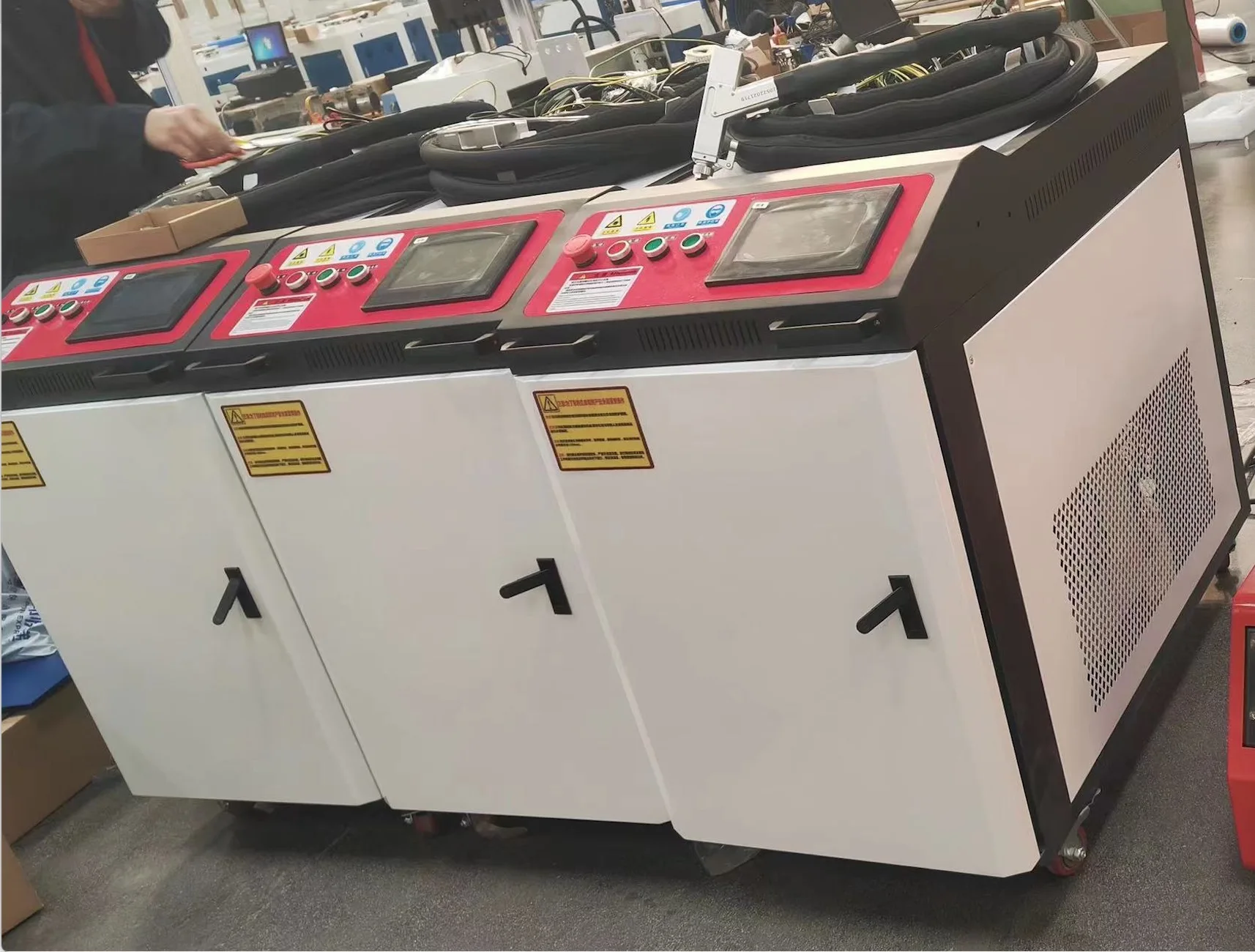 China Good Quality 1000w 1500w 2000w Handheld Laser Cleaning Machine for