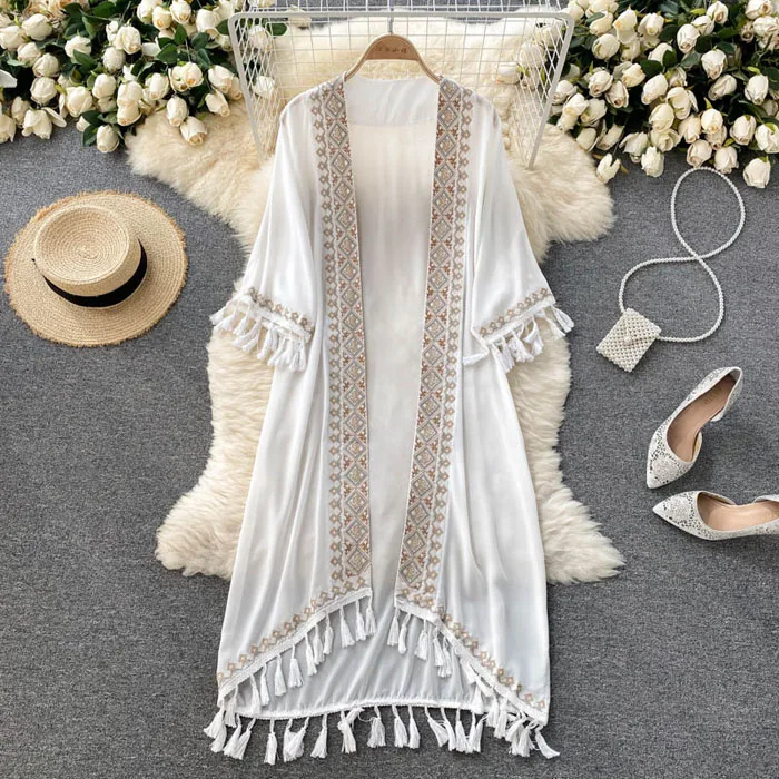 LY3064  New 2023 Fashion Design Black White Color Embroidery Bohemian Kimono Shirt Blouse Bohemian Blouses Jacket