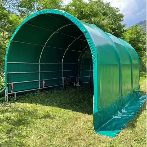 Antil-UV and Waterproof Green Coated Tarpaulin Horse Round Bend Meadow Tent Back Wall Tent for Horse to Feed and Sleep