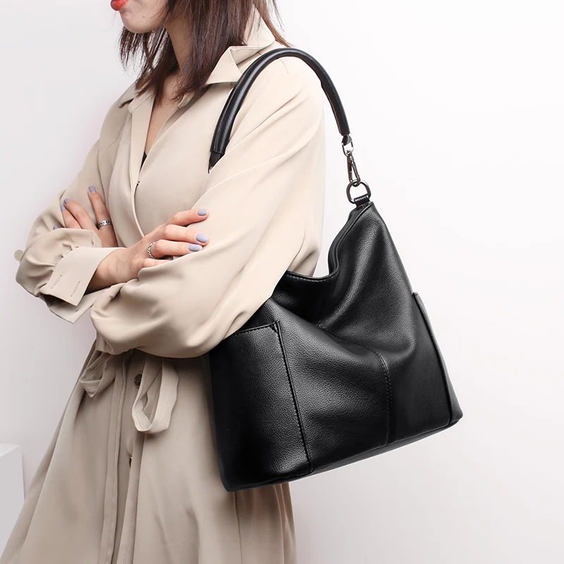 Large capacity casual tote women shoulder bag crossbody bag OEM design walker tote shopping bag fashion collection PE leather