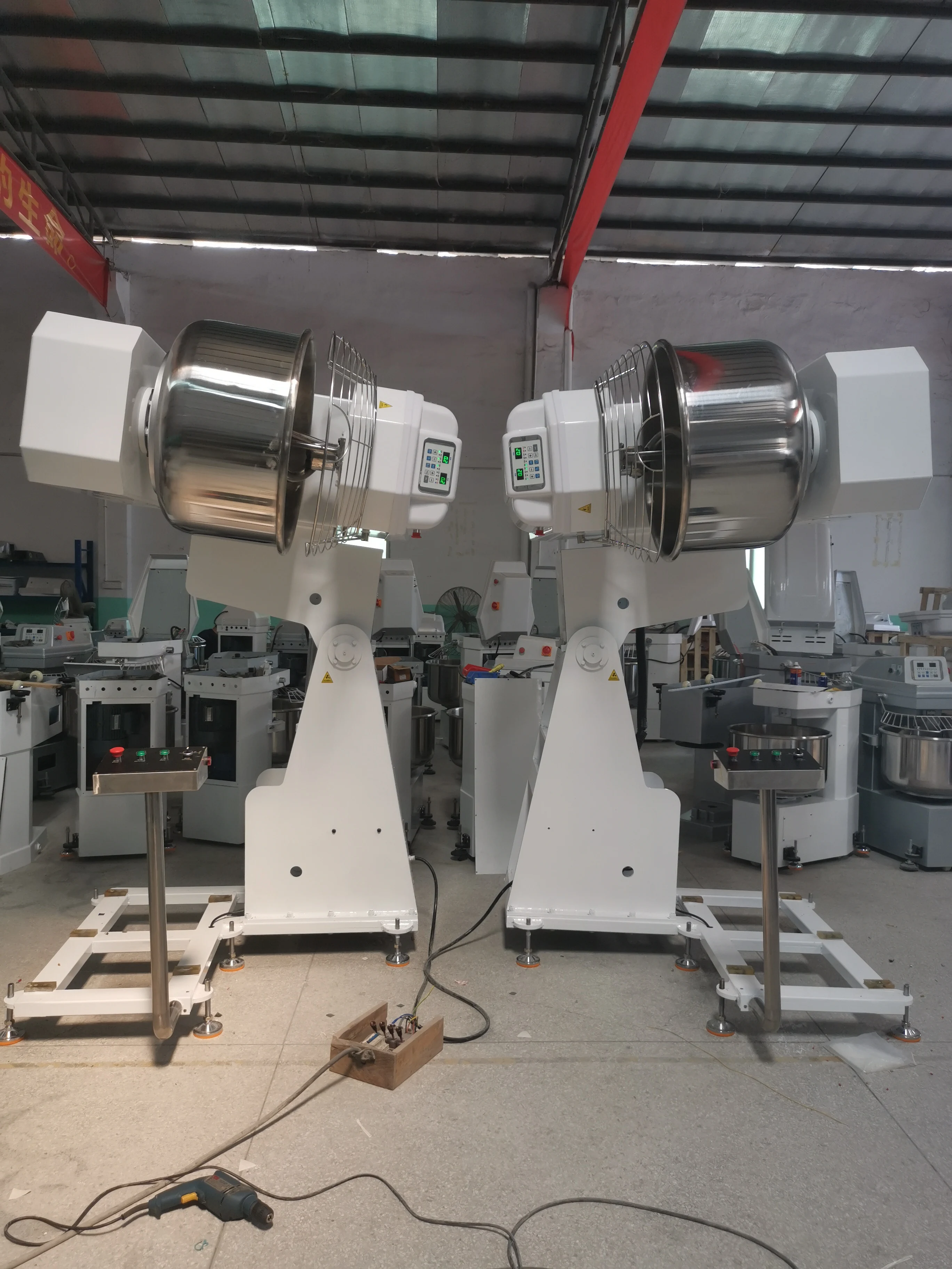 A toast mixer Cake mixer agitator Dough kneading machine