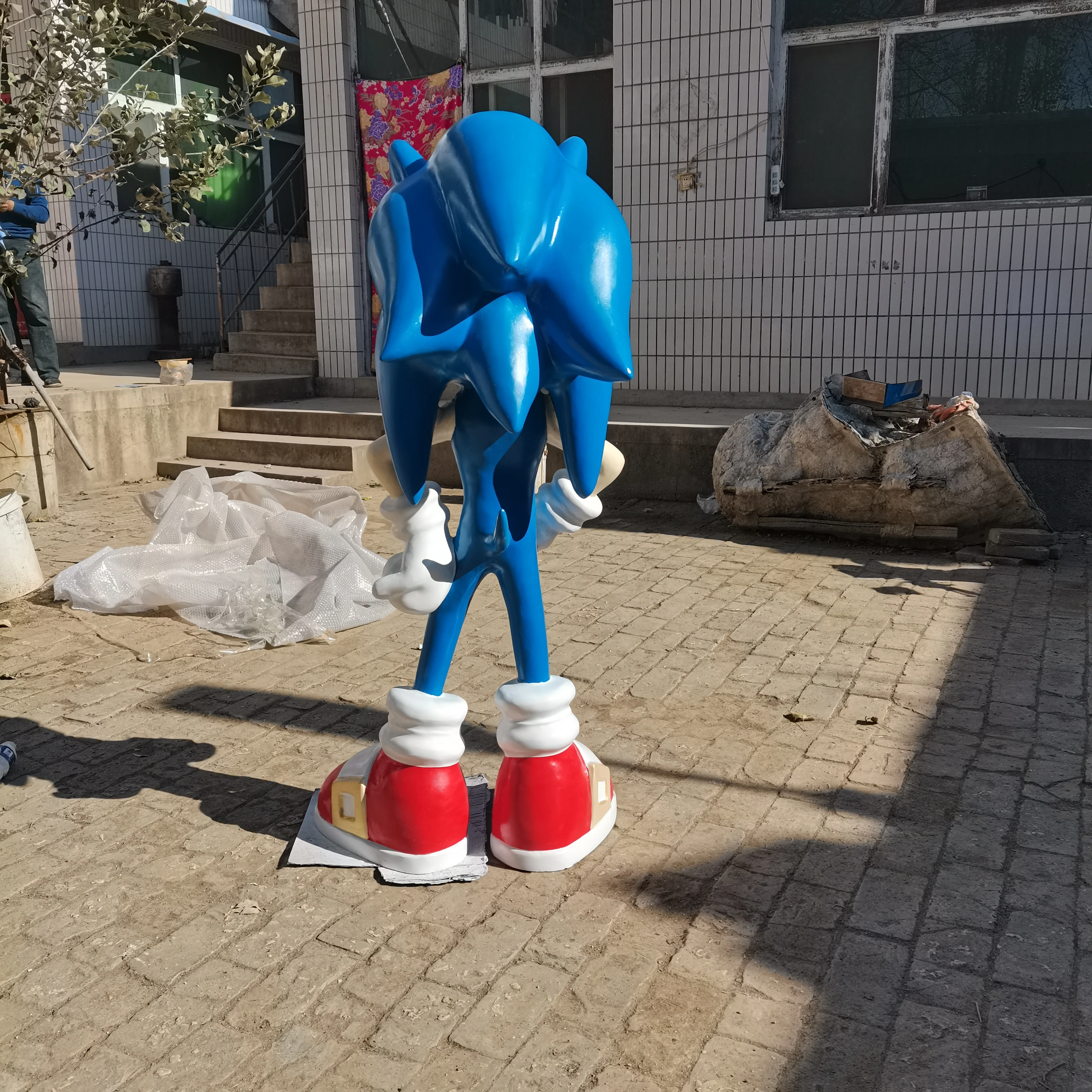 Factory Direct Sell Fiberglass Cartoon Sonic Statue Large Life Size Figure Sculpture Resin Statue For Sale