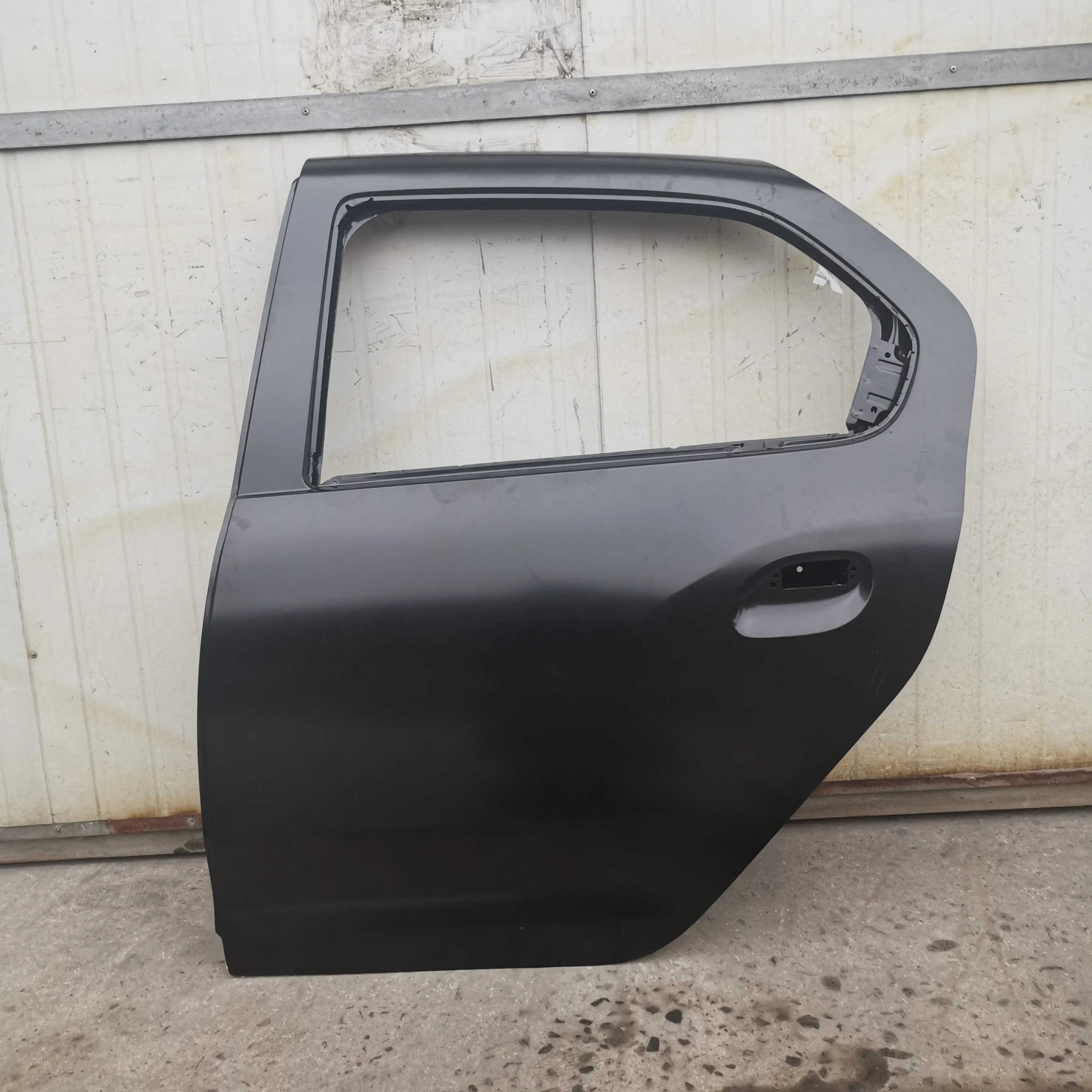 High quality auto body parts replacement rear door for Renault logan 2014