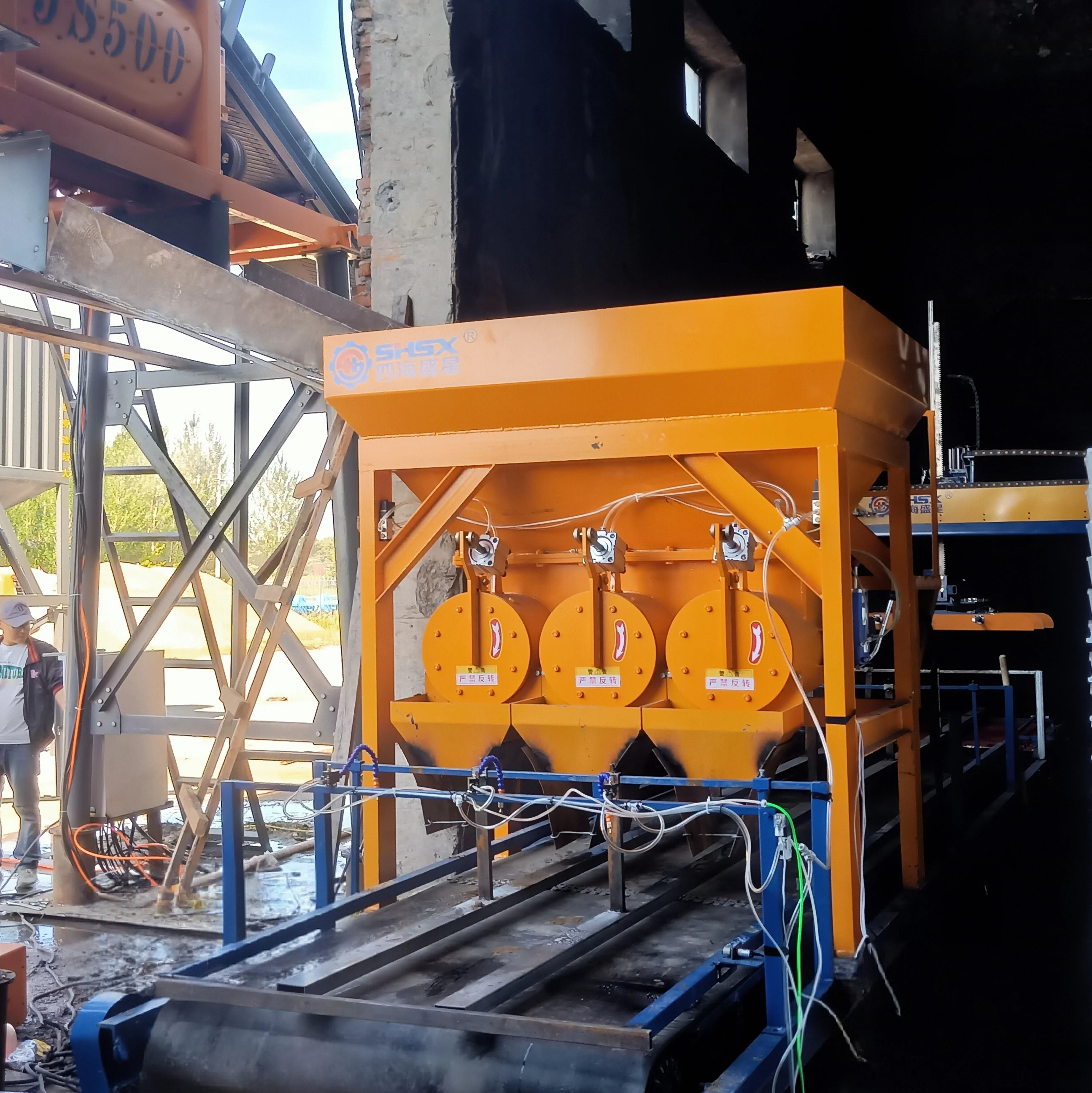 High Performance Pre-Cast Concrete Distributing Machine Building Three Spiral Components Construction Works New Steel PLC Engine