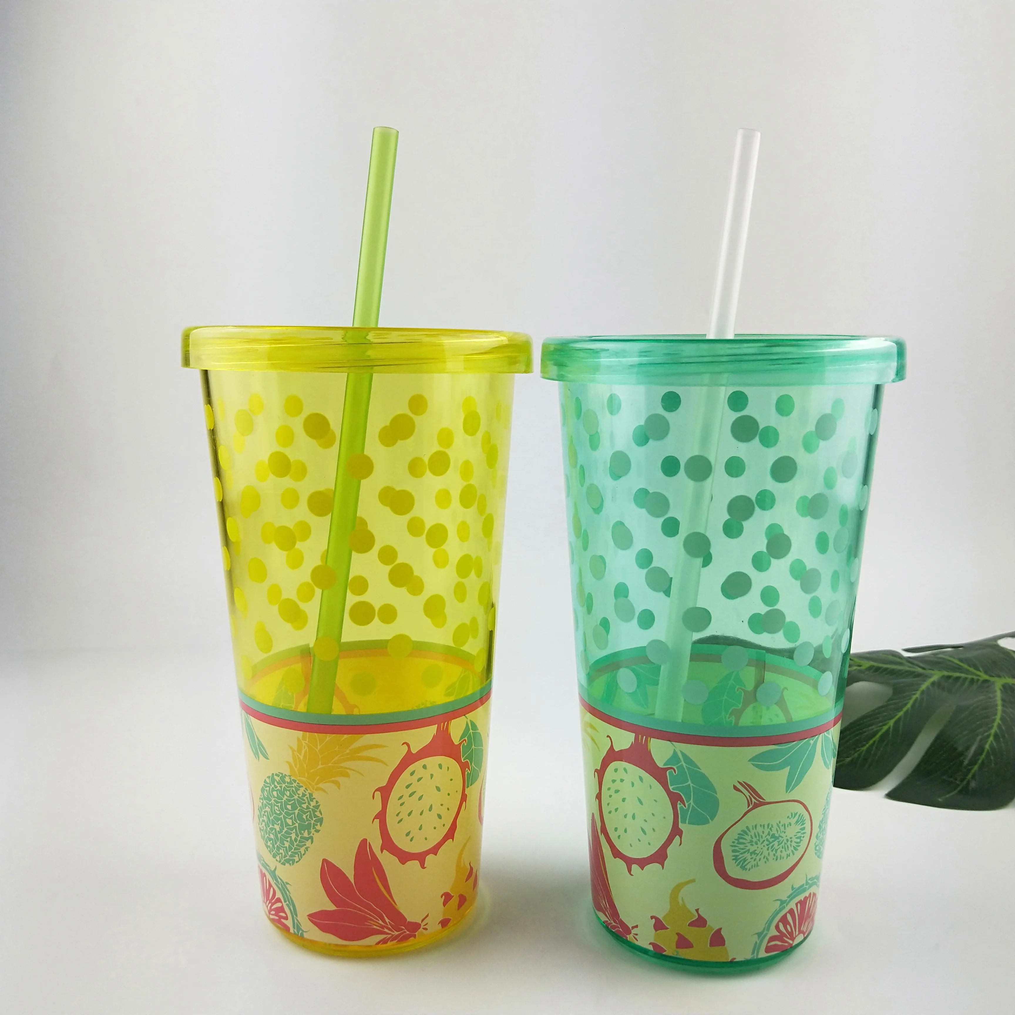 Изолированный пластиковый стакан Kate New York с многоразовой соломинкой, 20 унций, золотистый