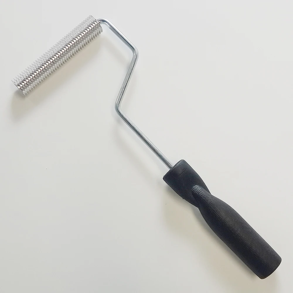 Master D55002 Lightweight and Strong Aluminum Laminating Fiberglass Tools Bubble Paddle Roller