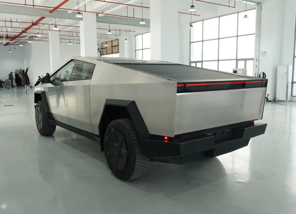 Advance 2024 2025 Adult High Quality Teslas Cybrtrk 4WD Electric Pickup Truck New Energy Electric Vehicle