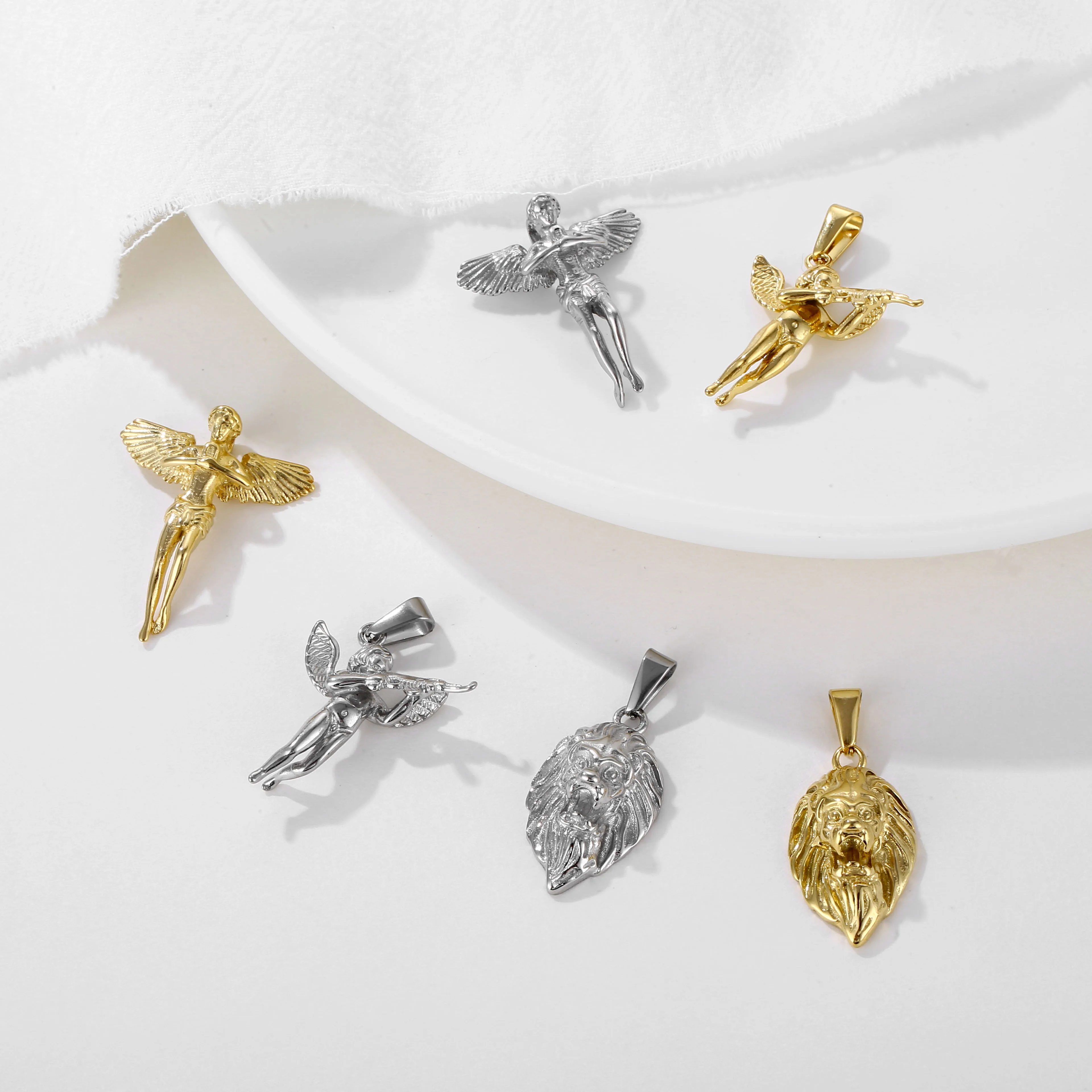 Wholesale Jewelry 18K Gold 3D Revenge Gun Angel Lion Head Praying Angel Pendant Necklace Stainless Steel Silver Chain Necklace