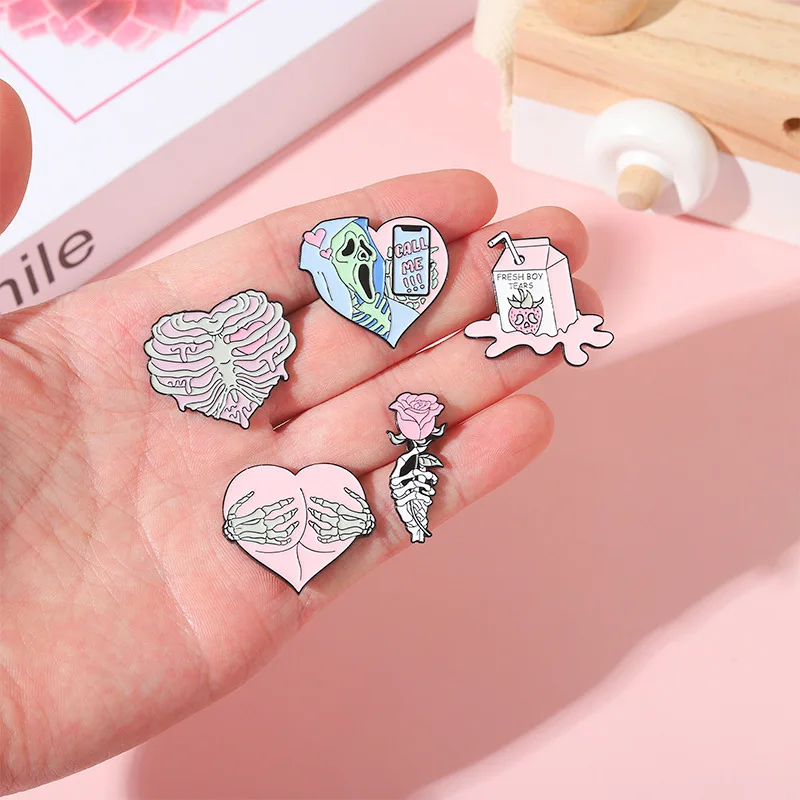 Personalized metal crafts label pin badge custom logo enamel metal badges for clothes